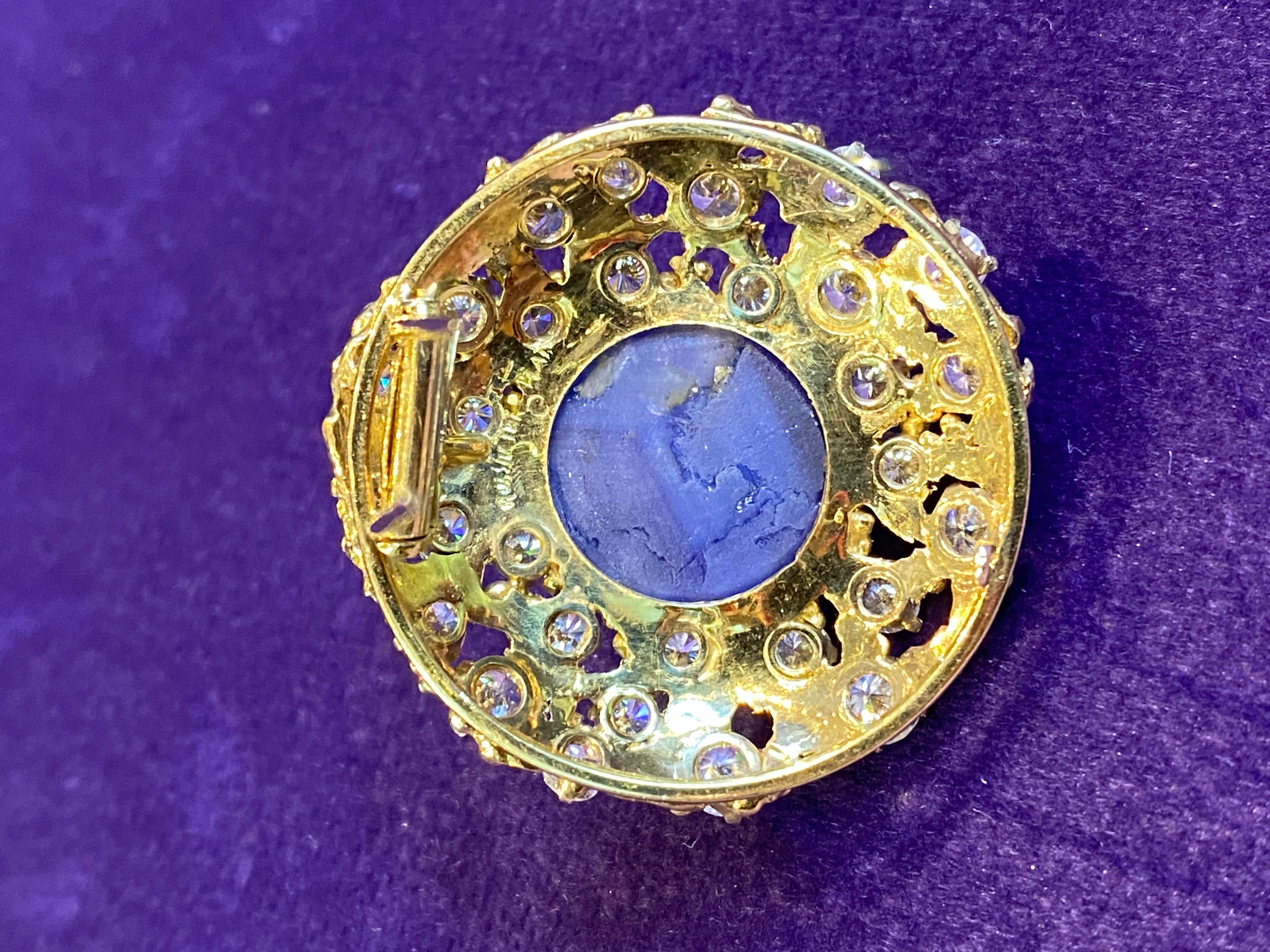 48.24 Certified Natural Sapphire Brooch by Ruser In Excellent Condition For Sale In New York, NY