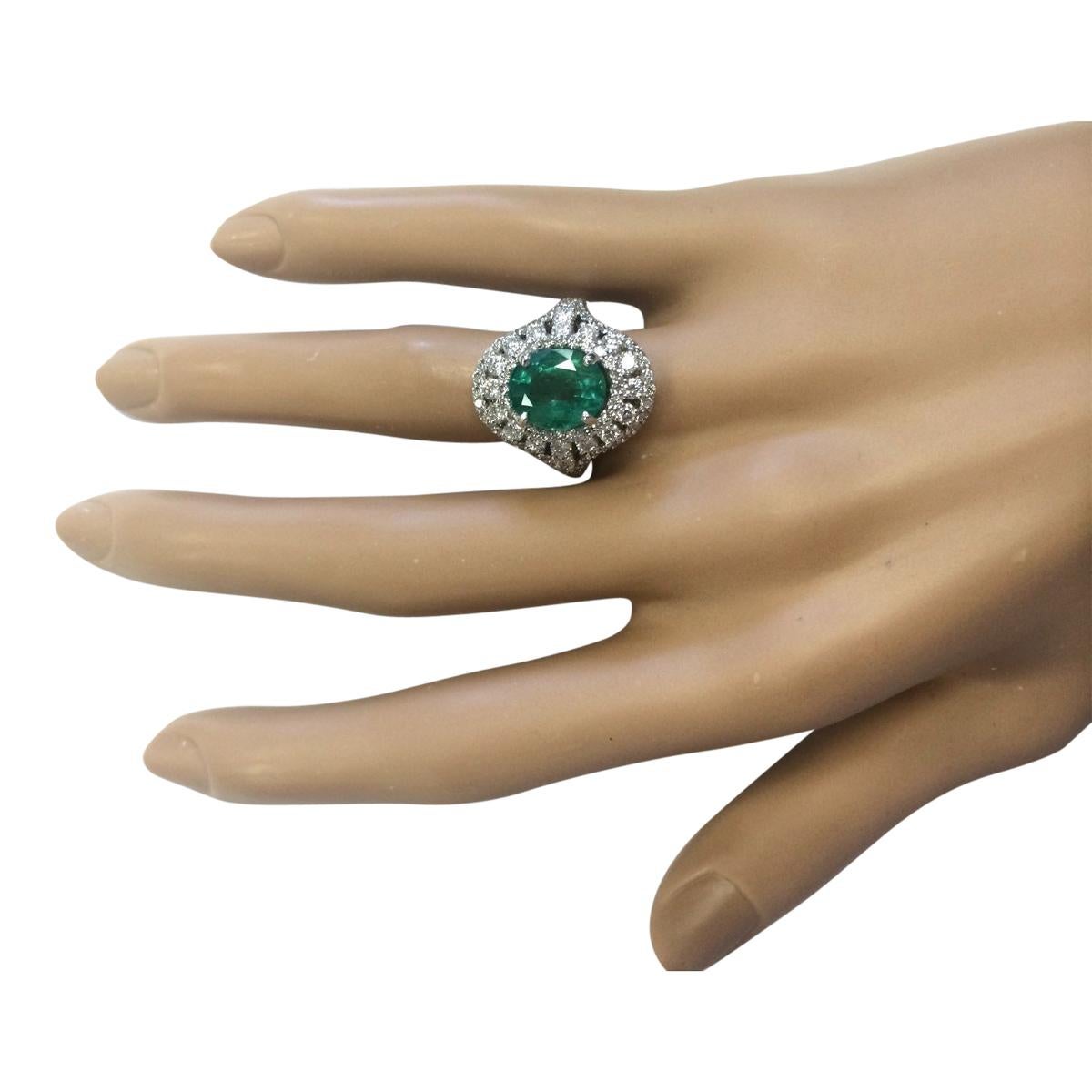 Natural Emerald Diamond Ring In 14 Karat White Gold  In New Condition For Sale In Los Angeles, CA