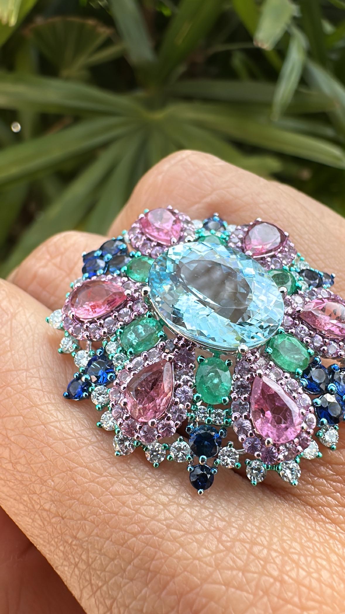 4.83 carats, Aquamarine, Blue & Pink Sapphires, Emerald & Diamonds Cocktail Ring For Sale 3
