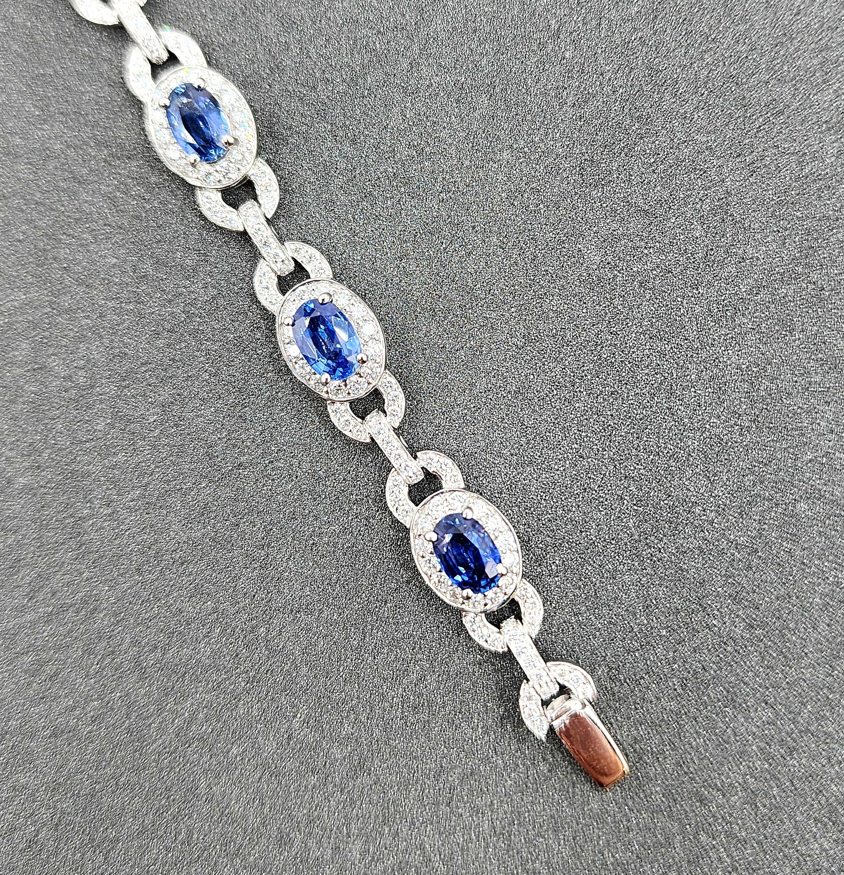 Modern 4.83 ct Natural Sapphire & Diamond Bracelet For Sale