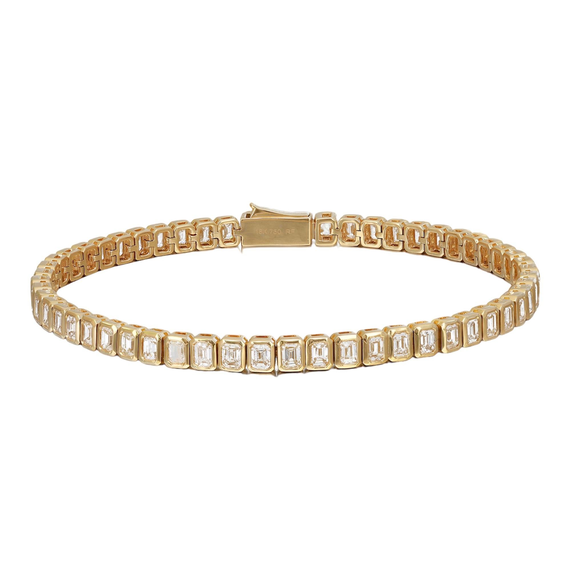 Taille émeraude Bracelet tennis en or jaune 18 carats avec diamants et émeraudes serties sur le chaton de 4,84 carats  en vente