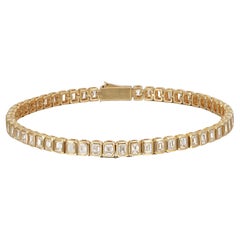 Bracelet tennis en or jaune 18 carats avec diamants et émeraudes serties sur le chaton de 4,84 carats 