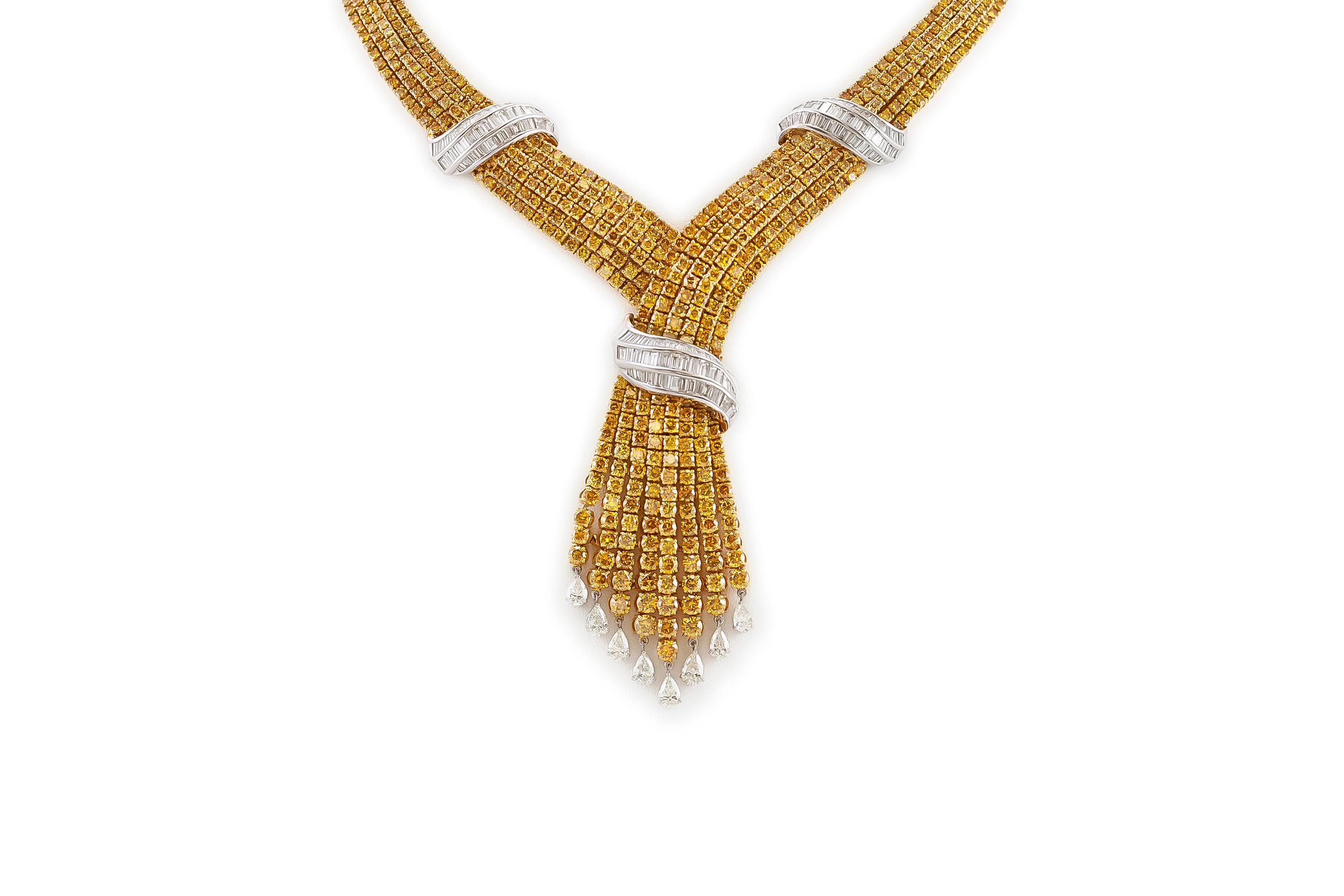 Set aus Halskette und Ohrringen, 48,40 Karat gelber Diamant und 17,06 Karat Diamant im Zustand „Gut“ im Angebot in New York, NY