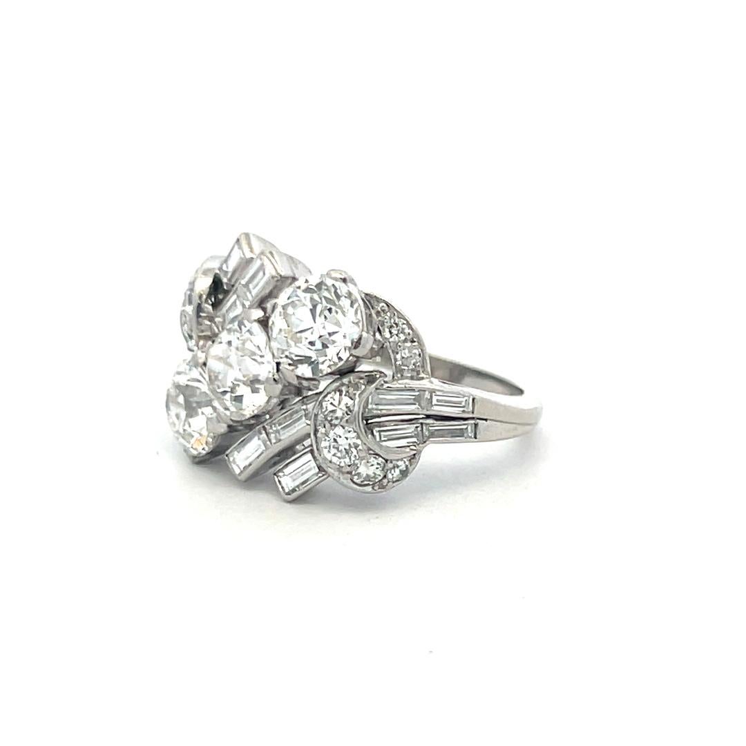 4.84ct Antique Diamond Platinum Three-Stone Ring w/ OEC, OMC & Baguettes en vente 1