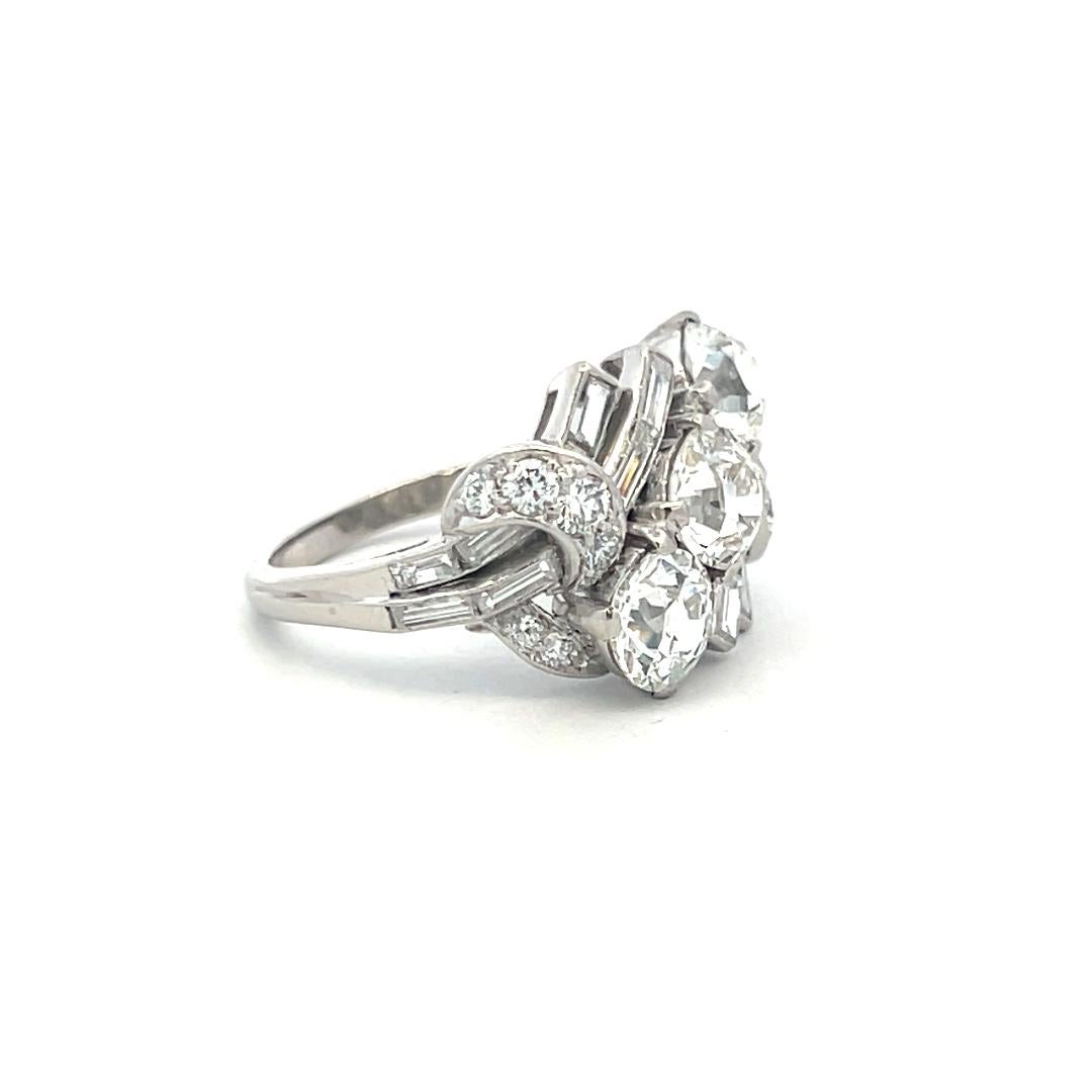 4.84ct Antique Diamond Platinum Three-Stone Ring w/ OEC, OMC & Baguettes en vente 2