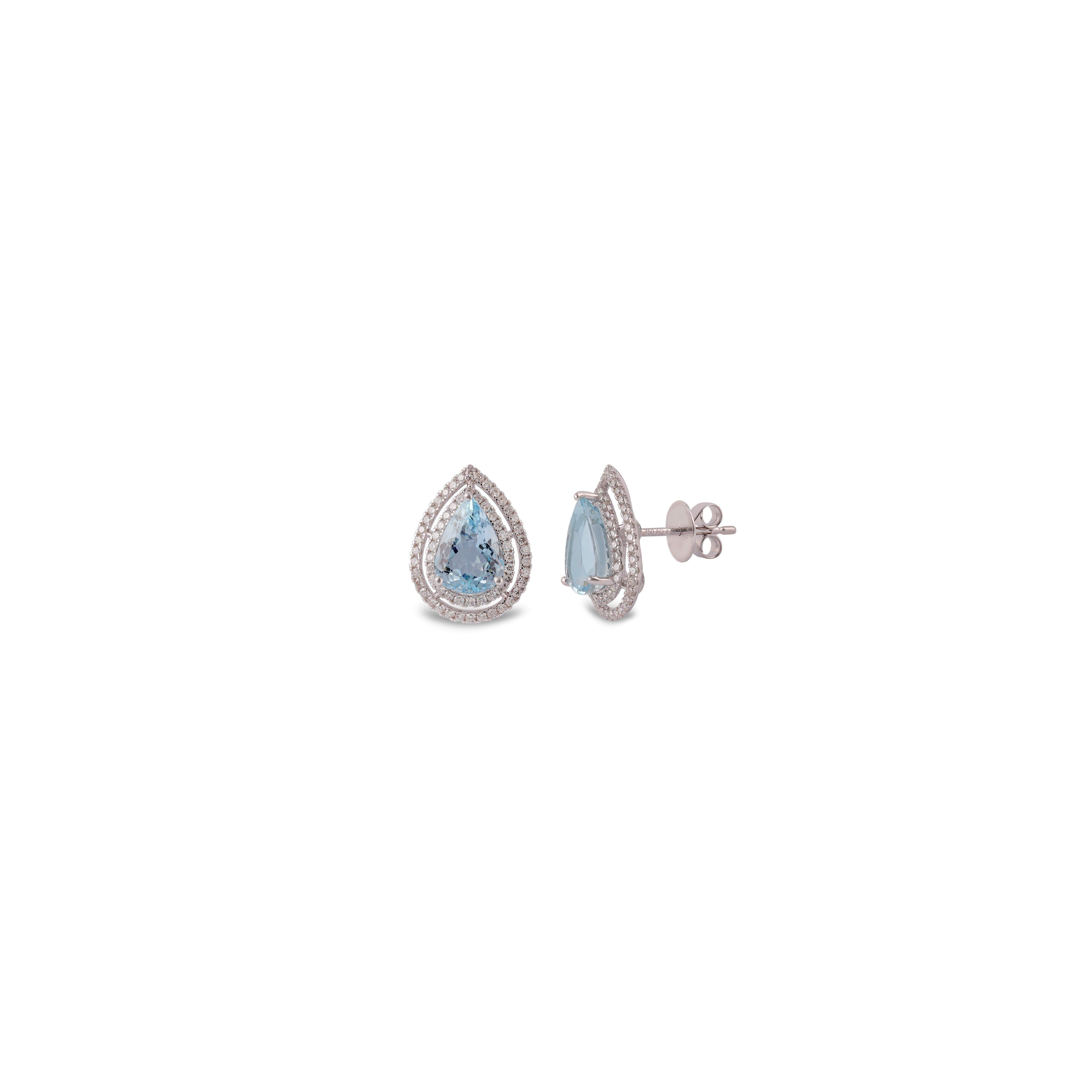 Classical Roman 4.85 Carat Clear Aquamarine & Diamond Cluster Earring Stud in 18K White gold For Sale