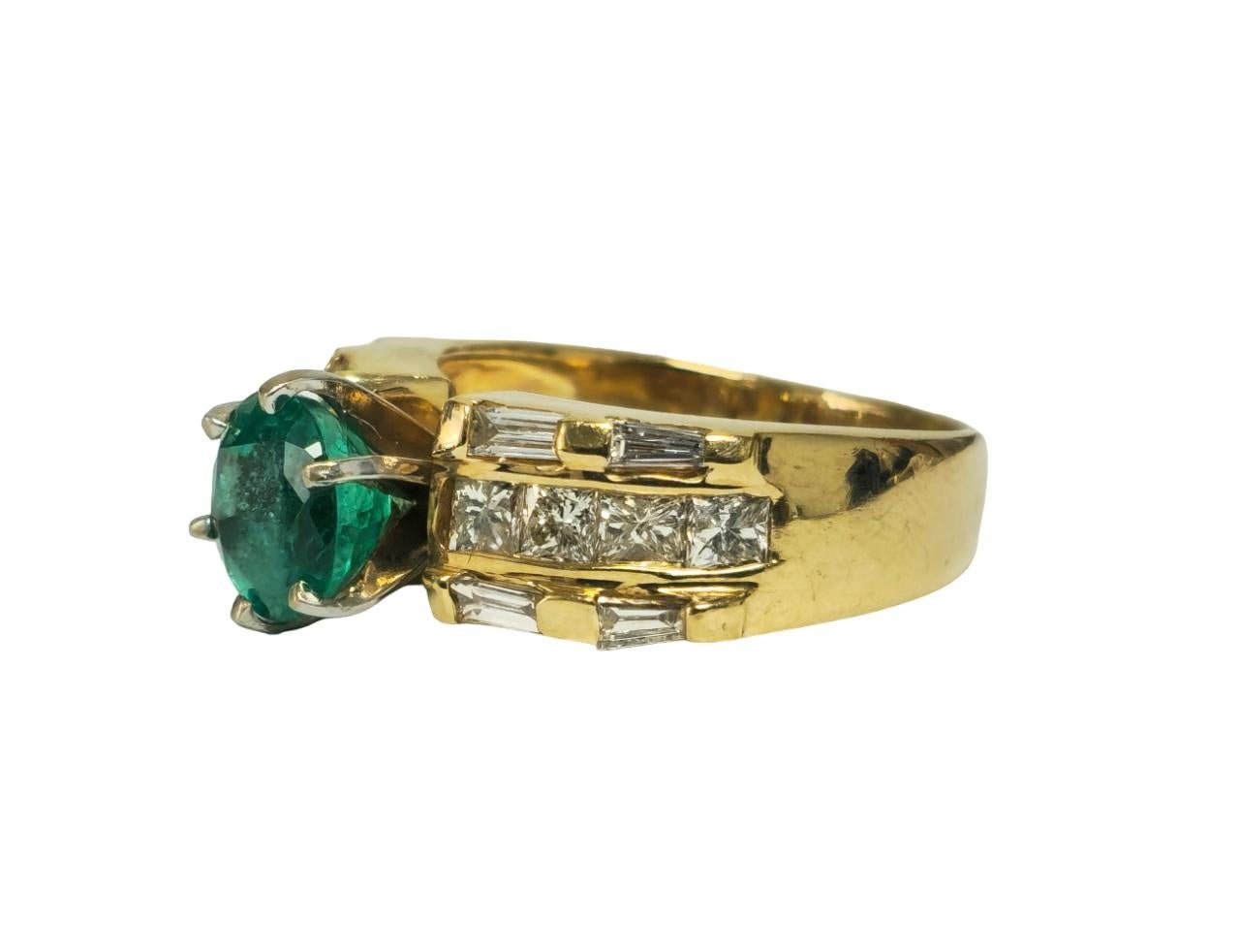 Round Cut 4.85 Carat Emerald and Diamond Ring in 14K Yellow Gold For Sale