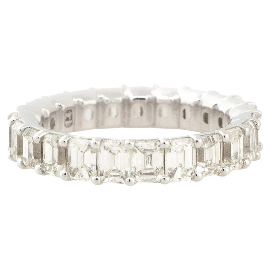 4.85 Carat Emerald Cut Diamond Eternity Band 18 Karat In Stock