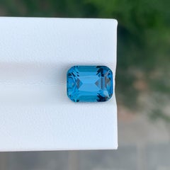 4,85 carati di squisita gemma sfaccettata di Topazio Blu di Londra a forma di cuscino