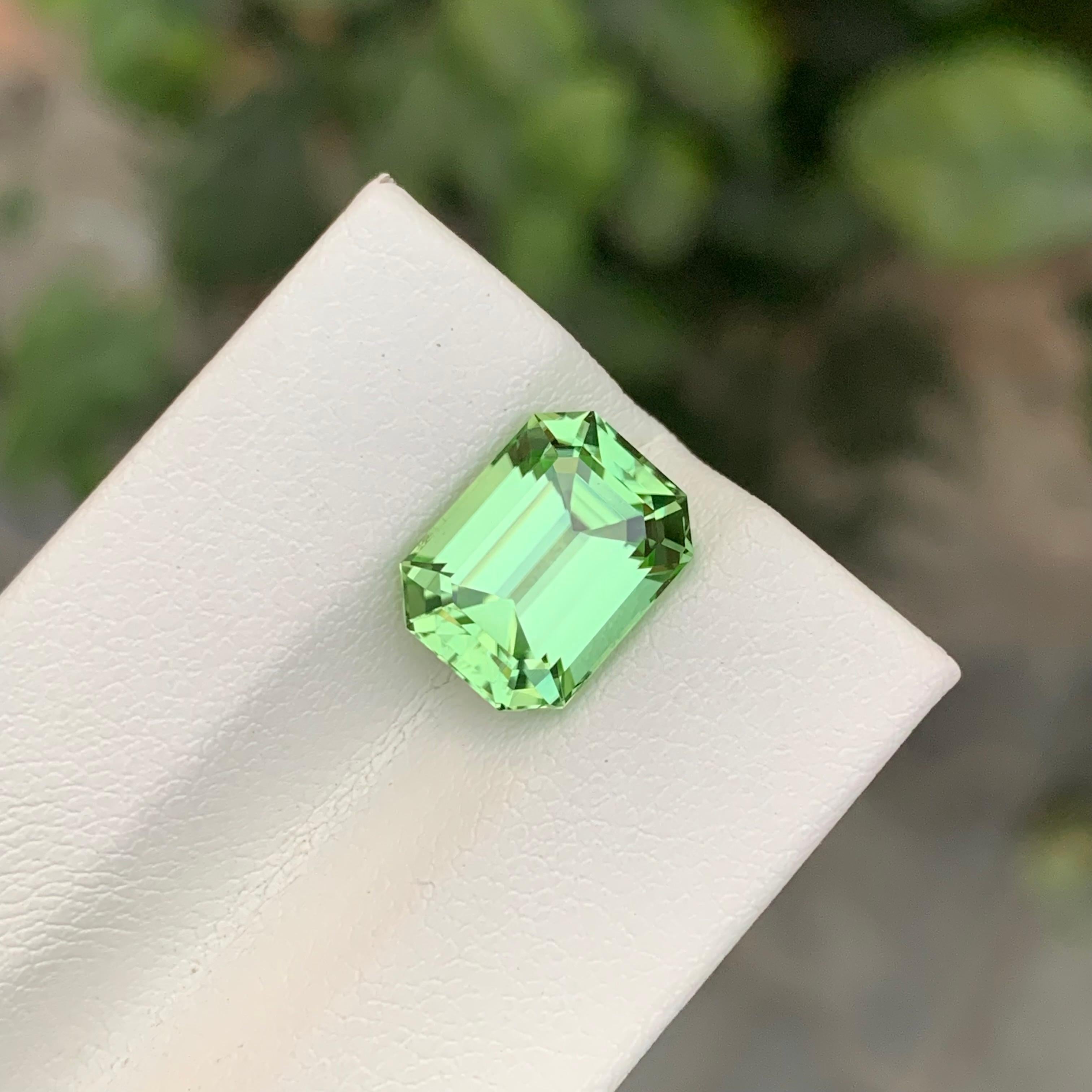 4,85 carati di peridoto verde mela sciolto naturale di forma Asscher In condizioni Nuovo in vendita a Peshawar, PK