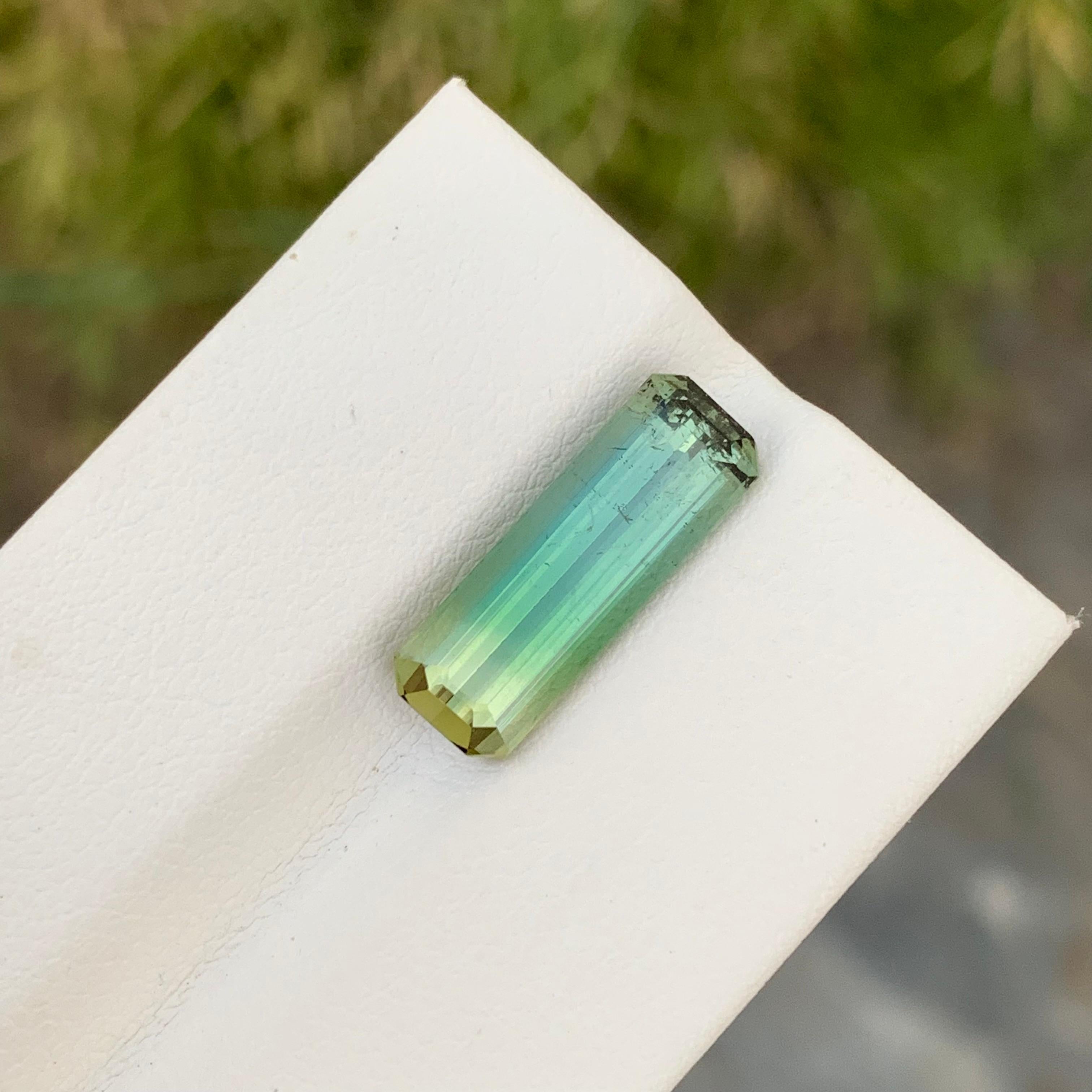4.85 Karat natürlicher loser, mehrfarbiger Turmalin in Smaragdform für Schmuck im Zustand „Neu“ im Angebot in Peshawar, PK