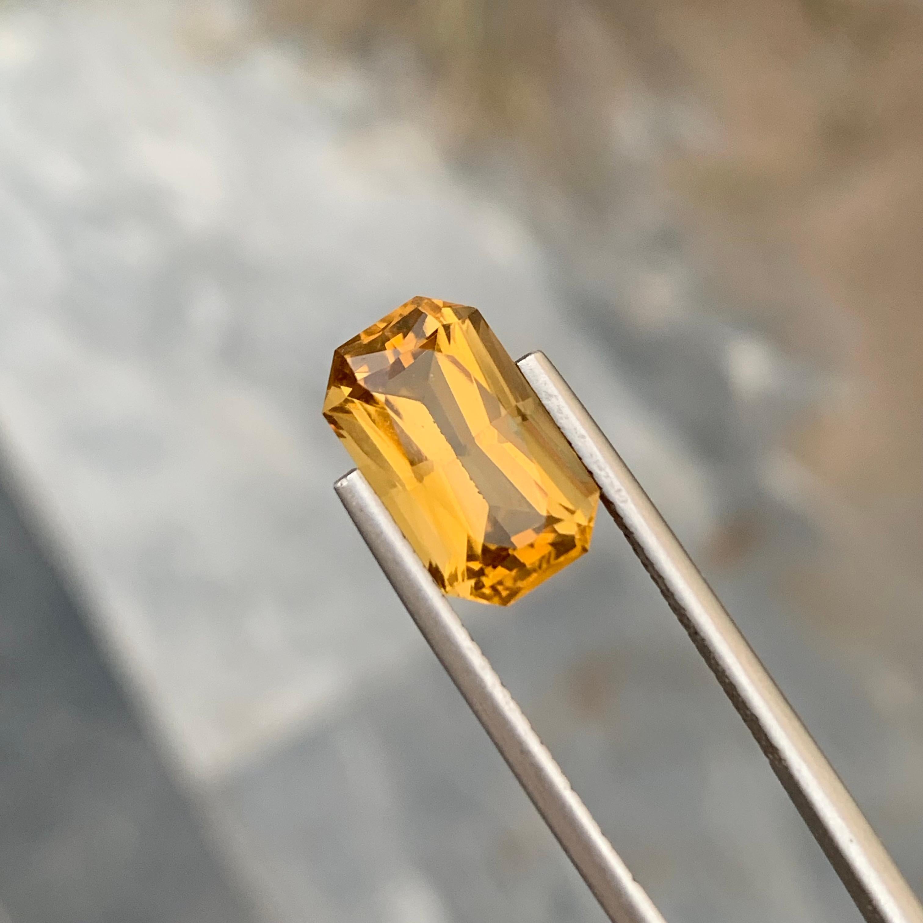 4,85 Karat natürlicher loser Citrin in Smaragdform aus brasilianischer Mine in Smaragdform (Smaragdschliff) im Angebot