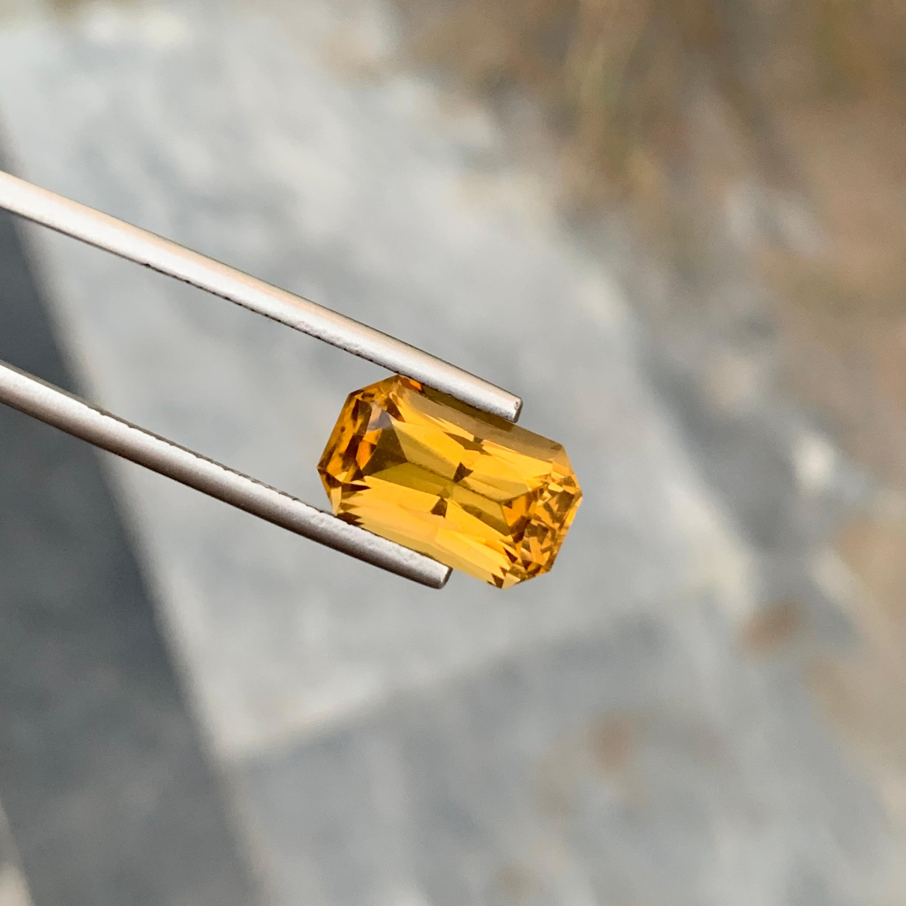 4,85 Karat natürlicher loser Citrin in Smaragdform aus brasilianischer Mine in Smaragdform im Angebot 1