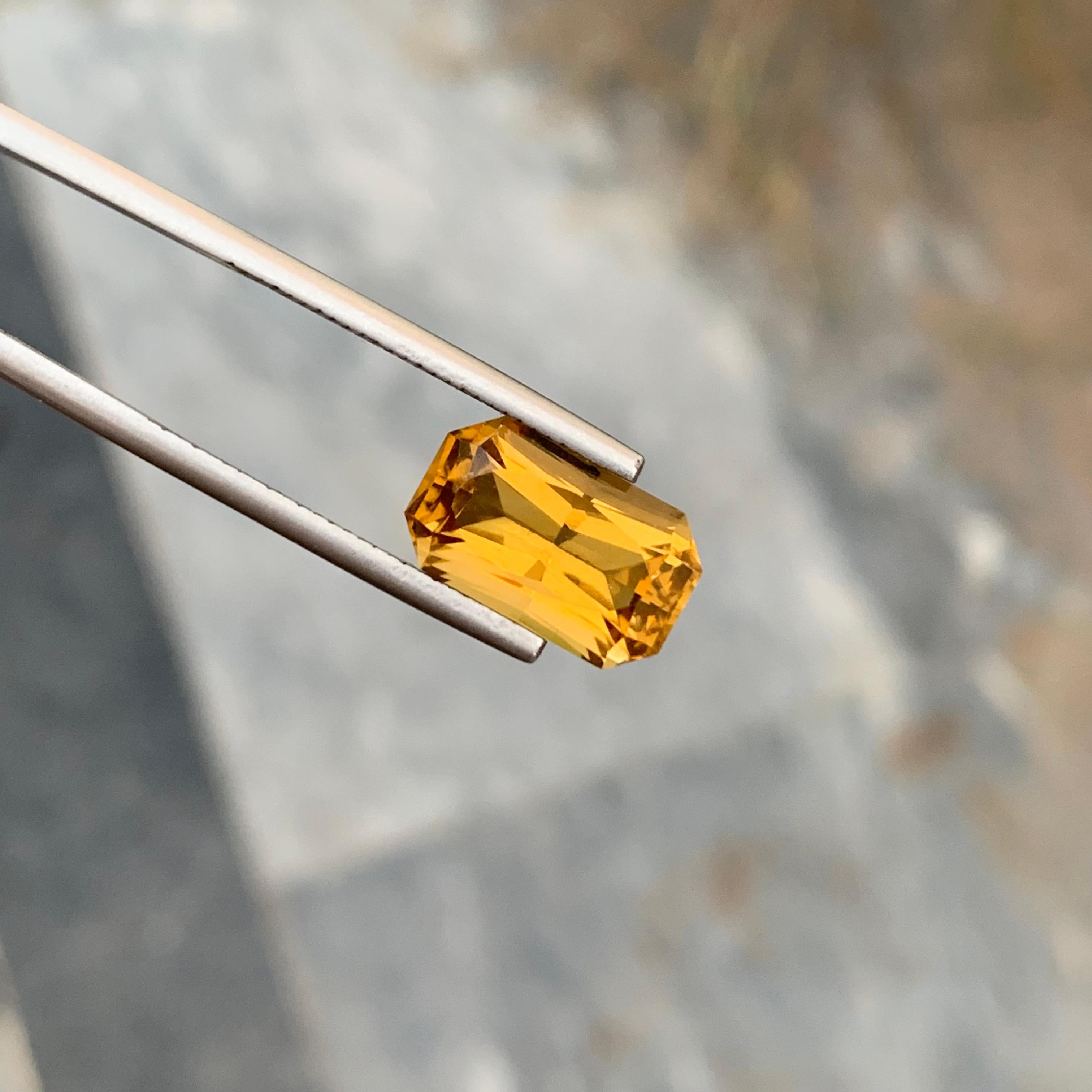 4,85 Karat natürlicher loser Citrin in Smaragdform aus brasilianischer Mine in Smaragdform im Angebot 2