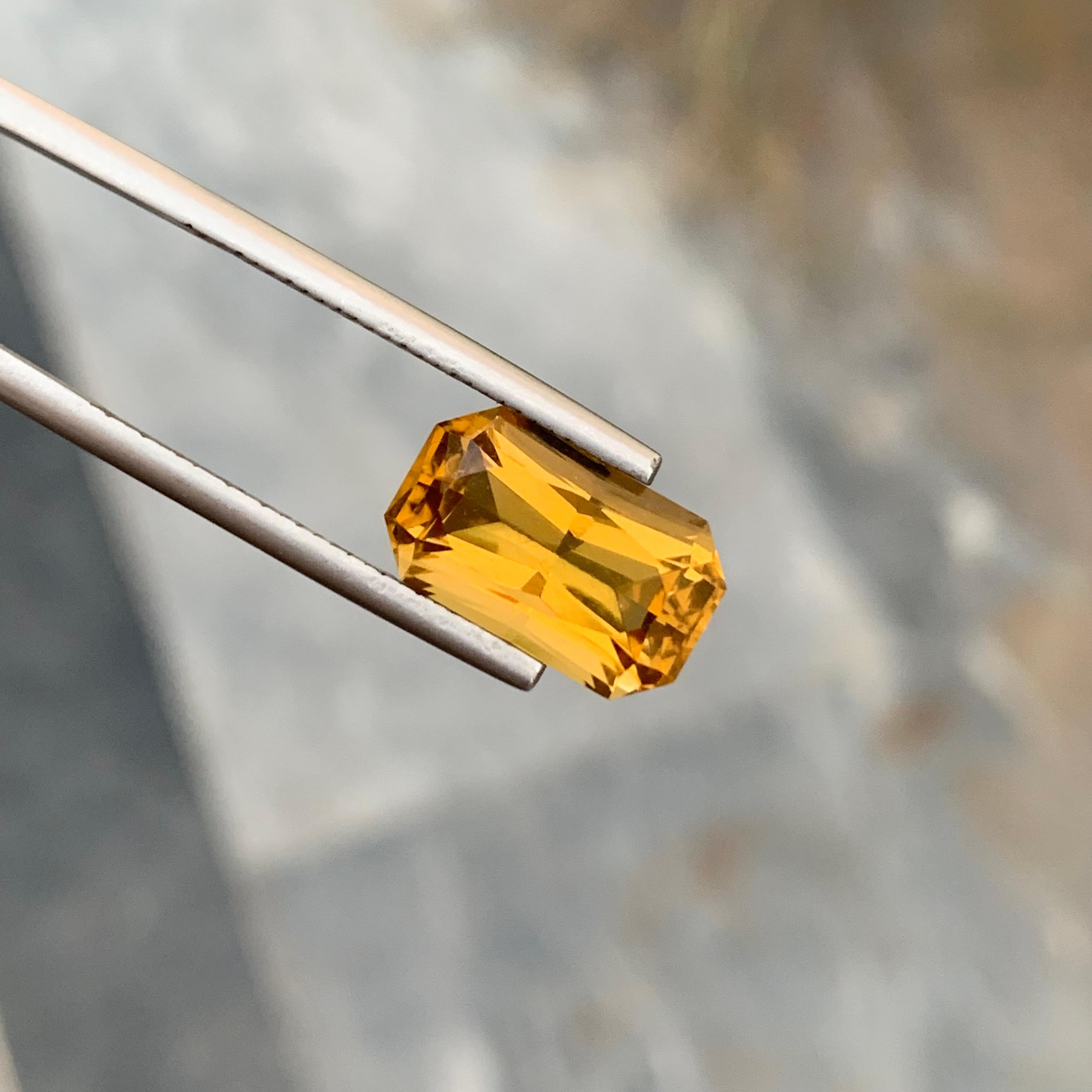 4,85 Karat natürlicher loser Citrin in Smaragdform aus brasilianischer Mine in Smaragdform im Angebot 3