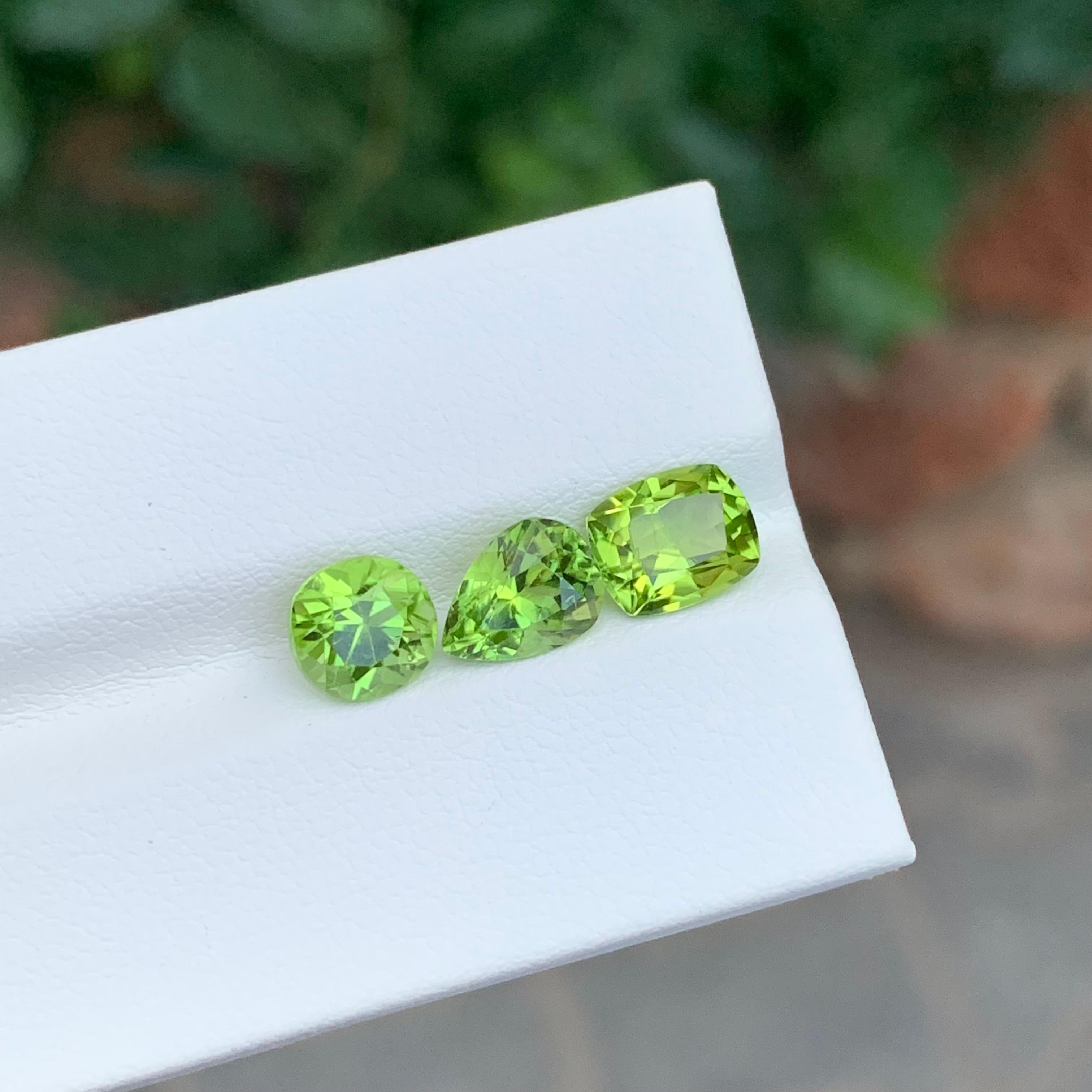 Women's or Men's 4.85 Carat Natural Loose Peridot Lot For Jewellery Making For Sale
