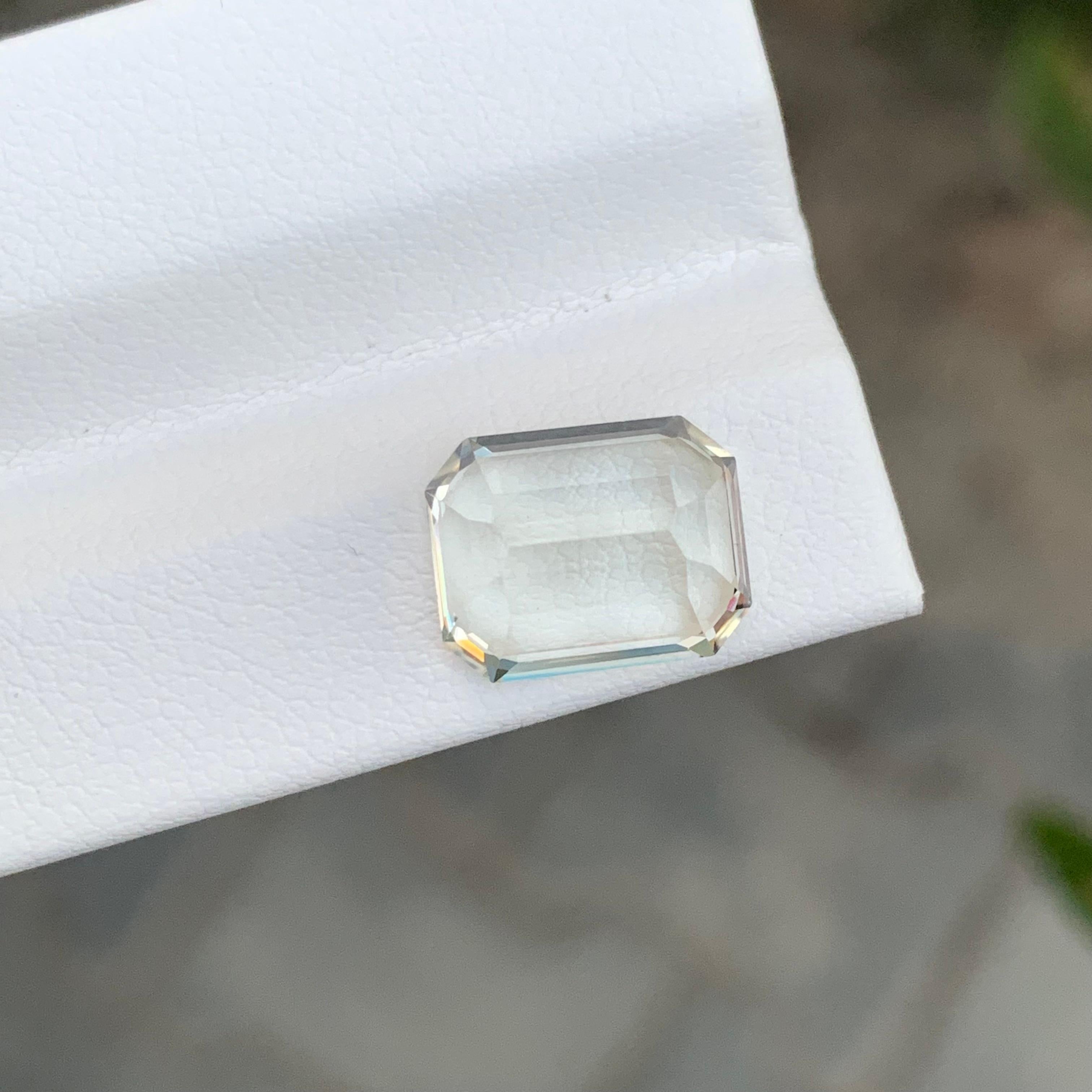 4,85 Karat Hübscher loser Heliodor-Edelstein in Smaragdform im Angebot 1