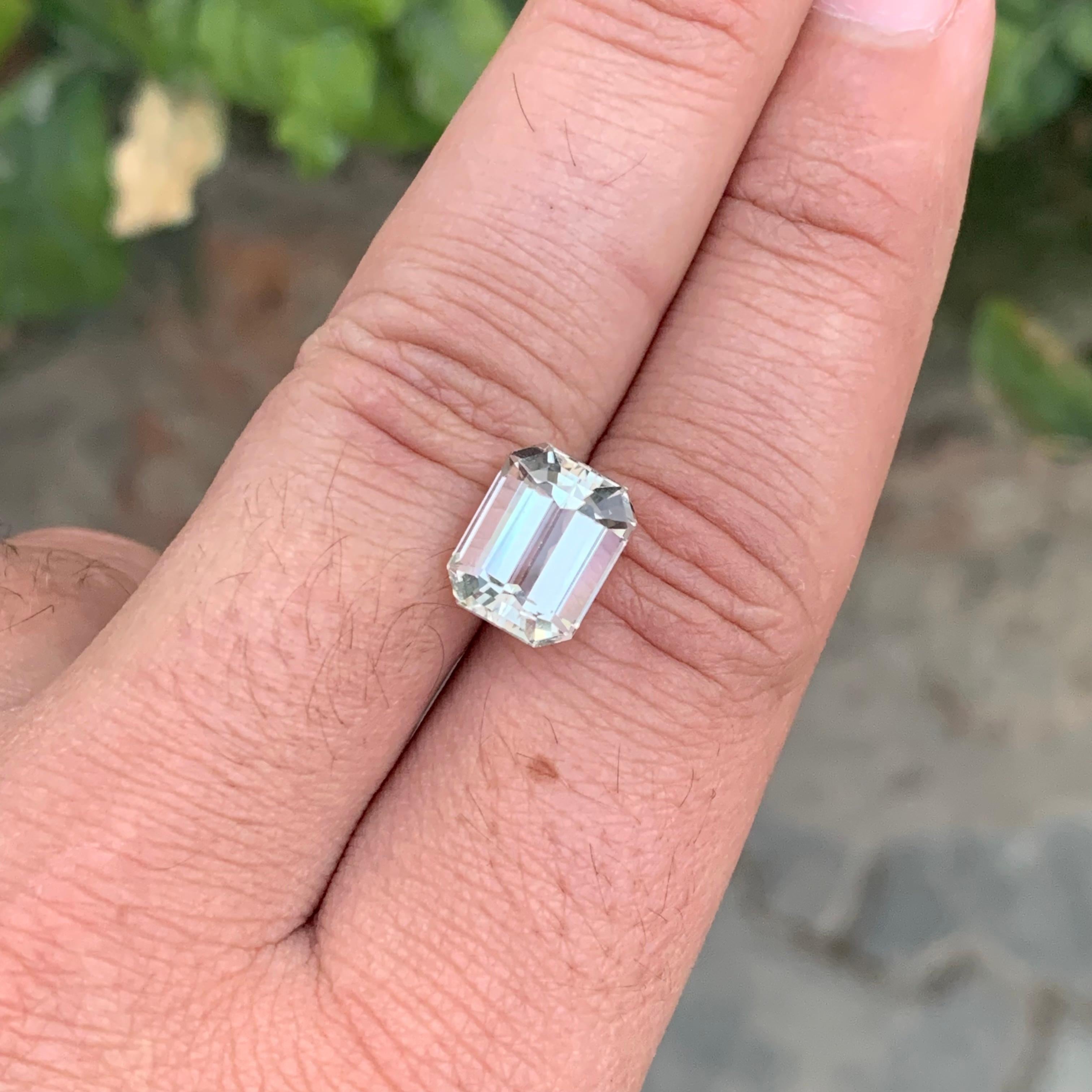 4,85 Karat Hübscher loser Heliodor-Edelstein in Smaragdform im Angebot 3