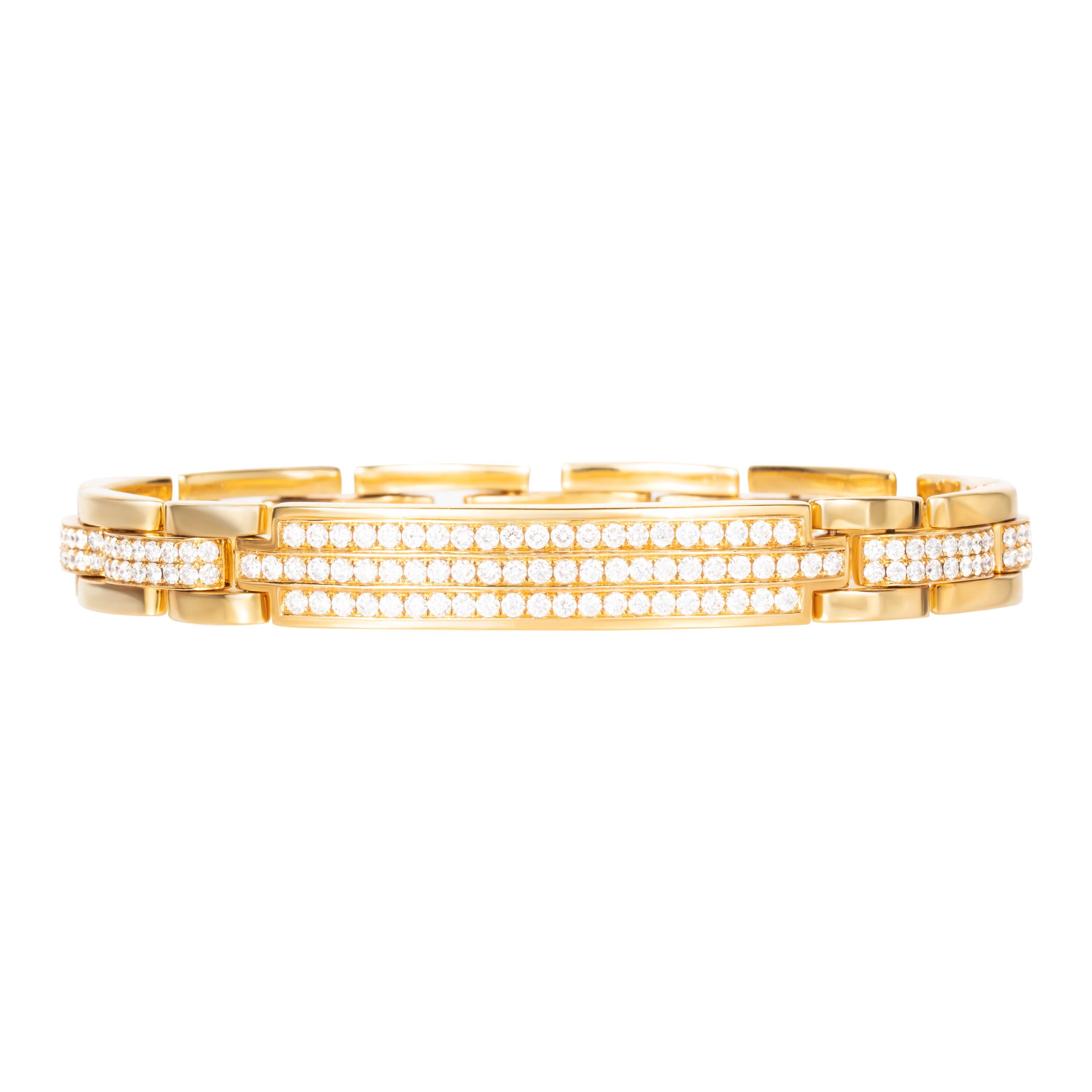 Sparkling round diamond link bracelet with 4.85 carats of brilliant cut round diamonds set in 18-karat yellow gold.  Great for stacking with other bracelets.  Length: 8 inches.

Composition:
18K Yellow Gold
245 Round Diamonds: 4.85 carats
Diamond