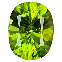 4.85 carats Green Peridot Stone Oval Cut Natural Pakistani Gemstone