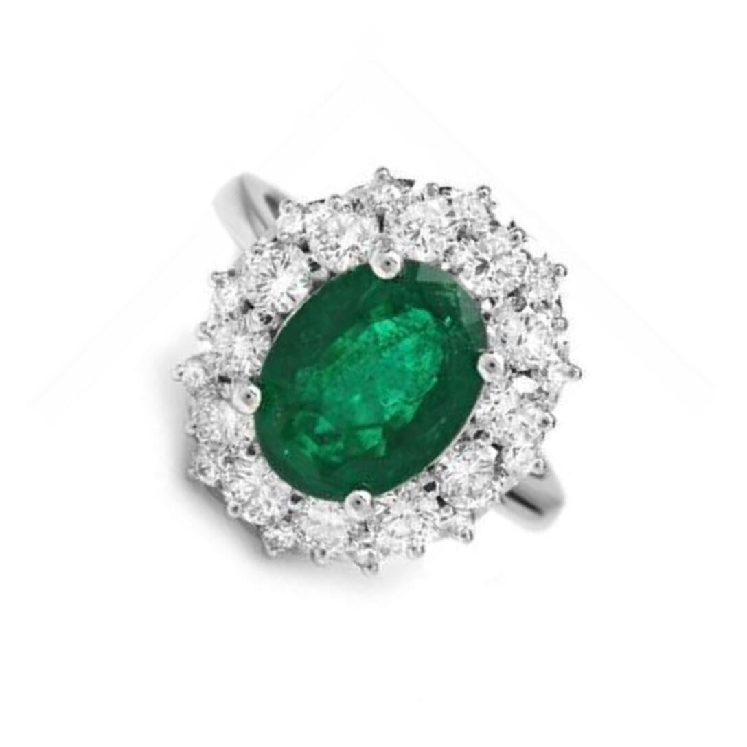 4.85 Carat Natural Emerald and Diamond 14 Karat Solid White Gold Ring In New Condition For Sale In Los Angeles, CA