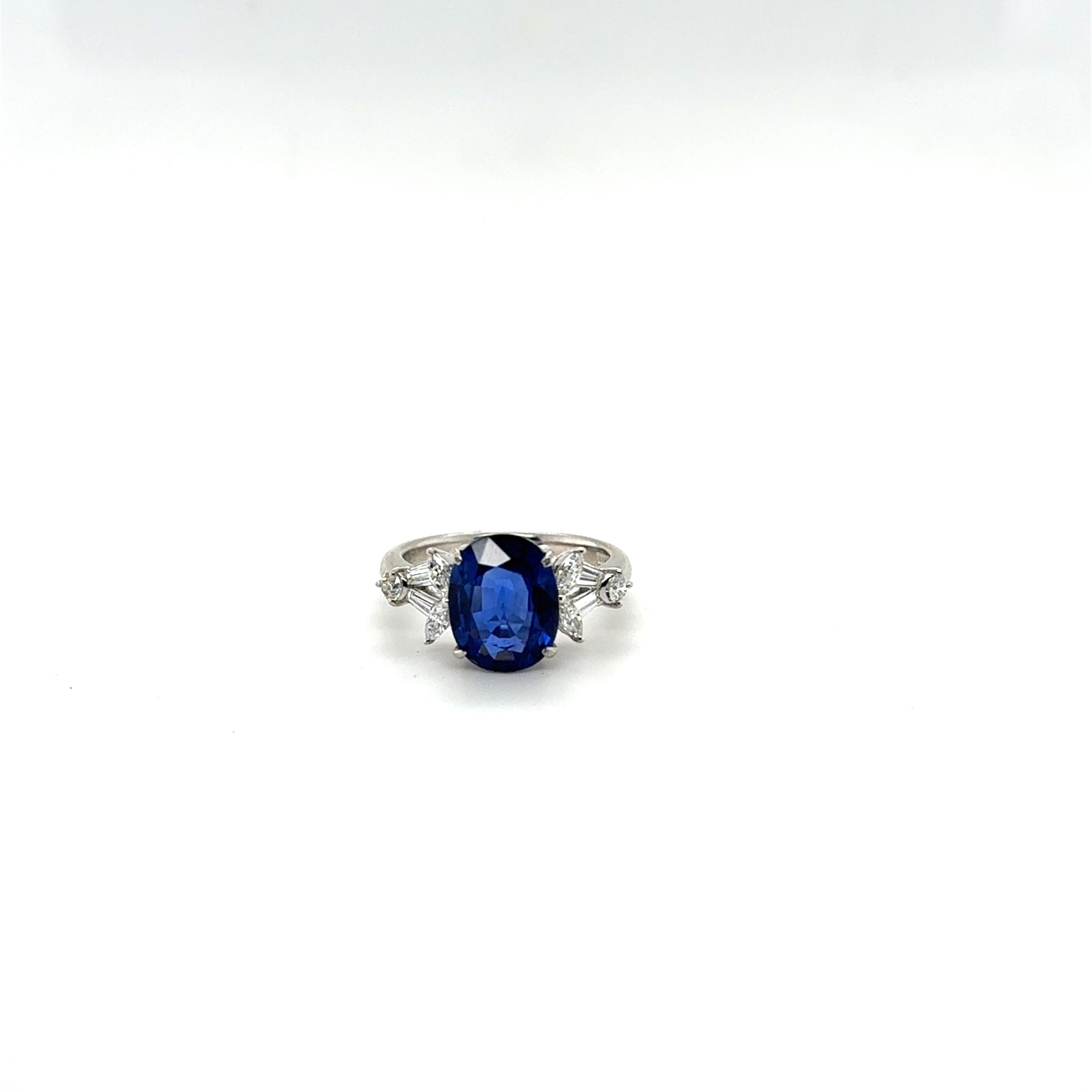 4.85 Sapphire Diamond Ring with 0.40 Carat of Diamonds For Sale 5