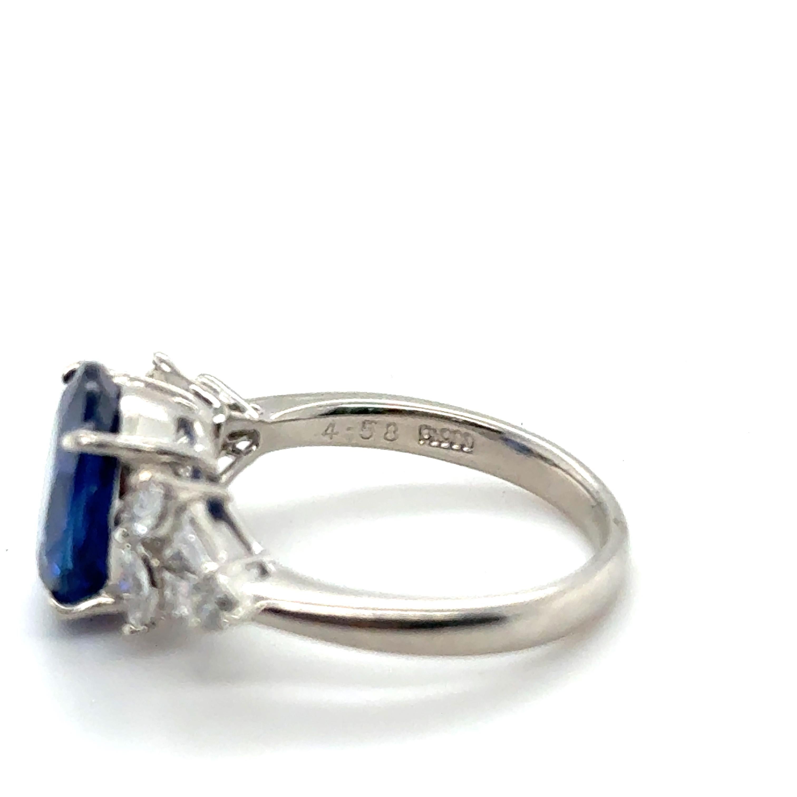 4.85 Sapphire Diamond Ring with 0.40 Carat of Diamonds For Sale 4