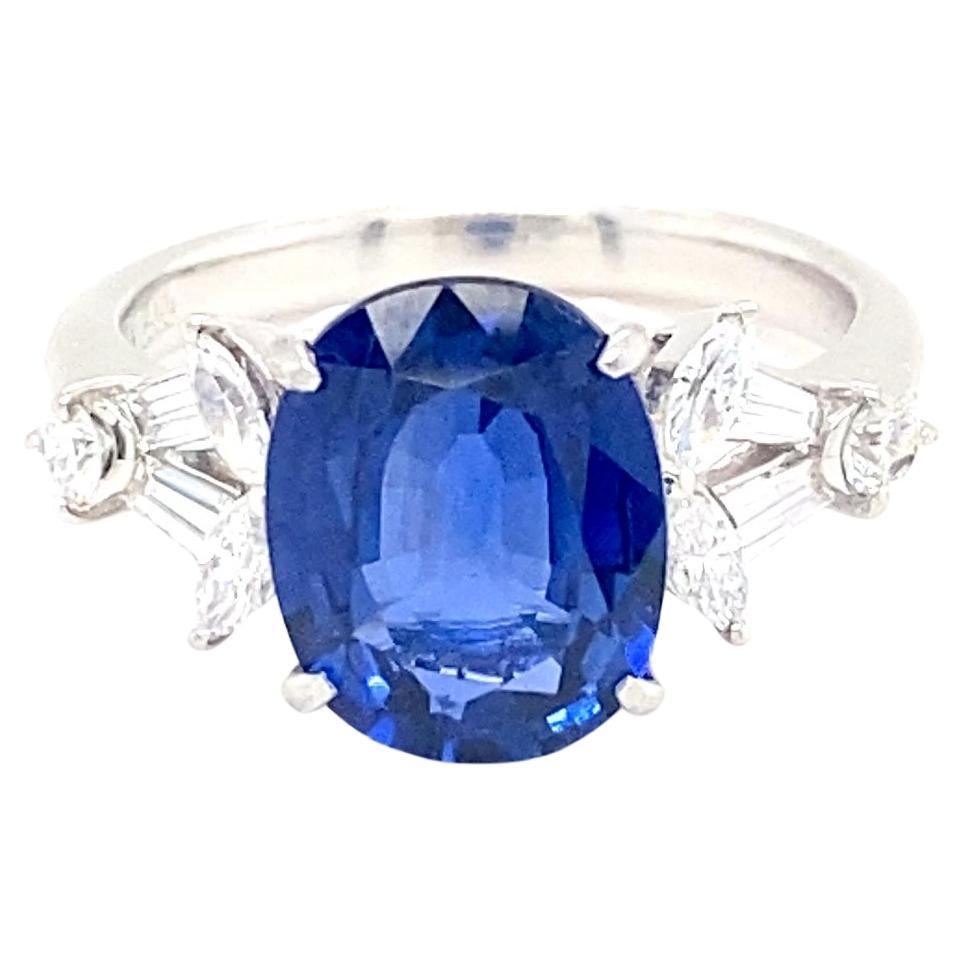 4.85 Sapphire Diamond Ring with 0.40 Carat of Diamonds For Sale