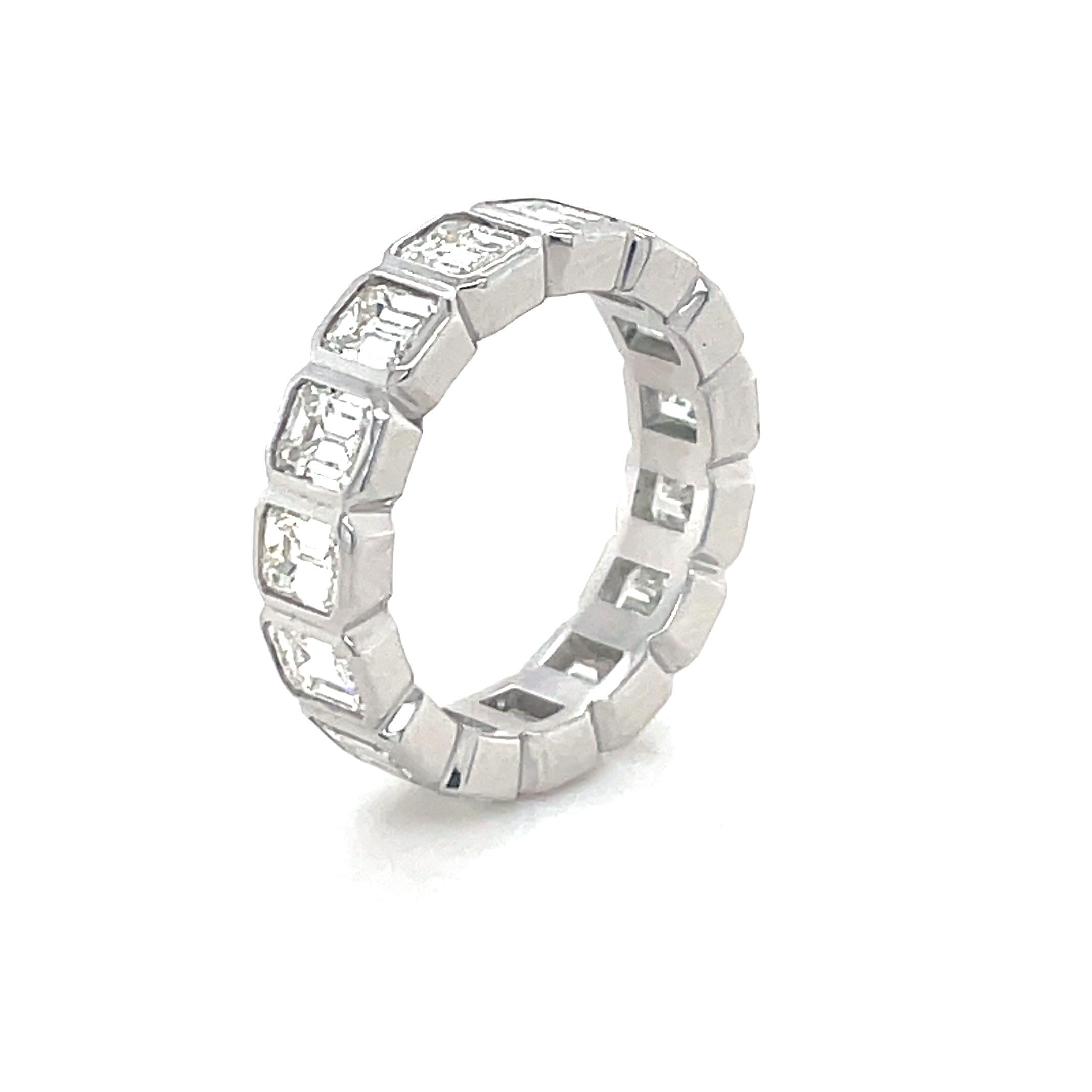4.86 Carat Bezel Set Emerald Cut Eternity Band In Excellent Condition For Sale In Chicago, IL