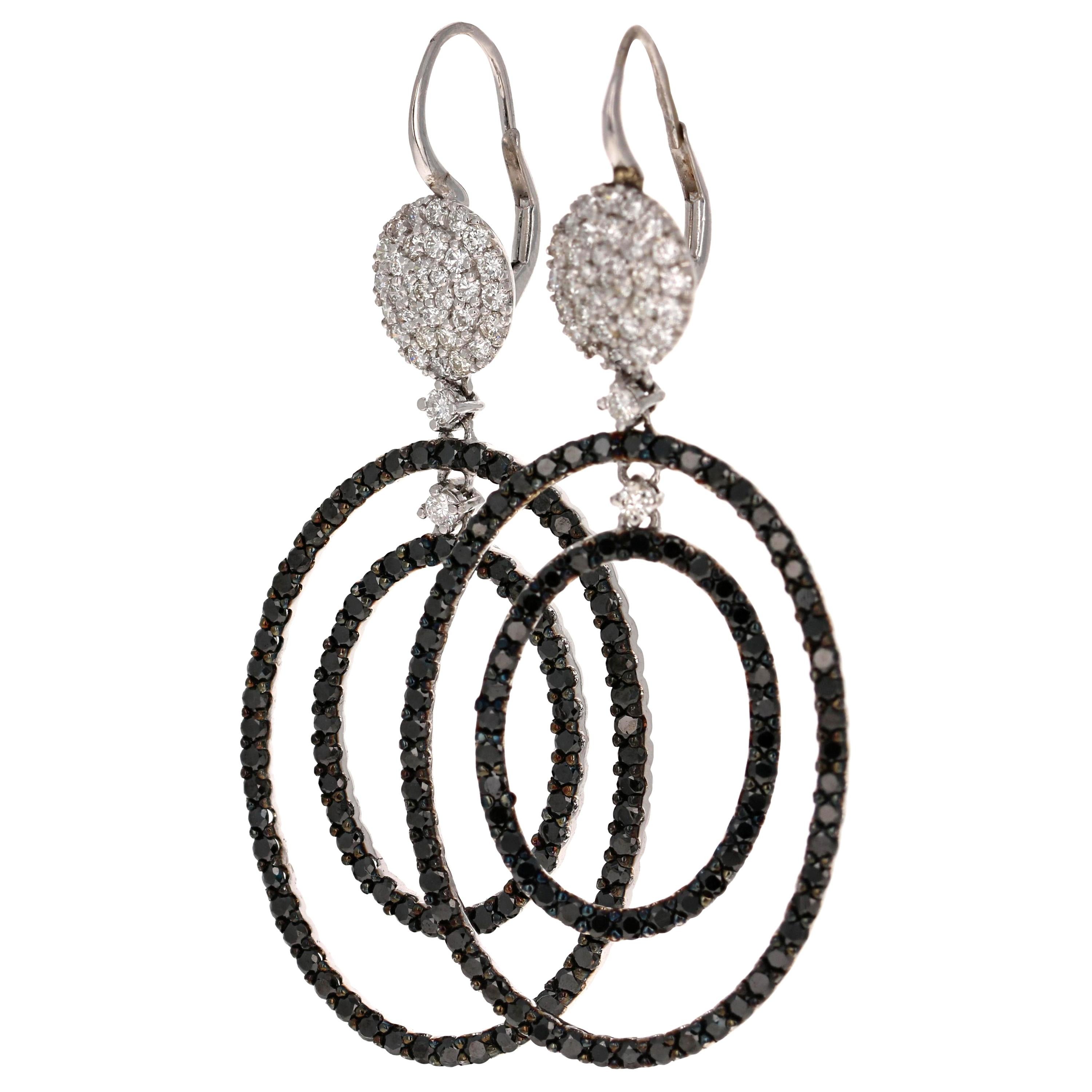 Pendants d'oreilles en or blanc 14 carats avec diamants noirs de 4,86 carats