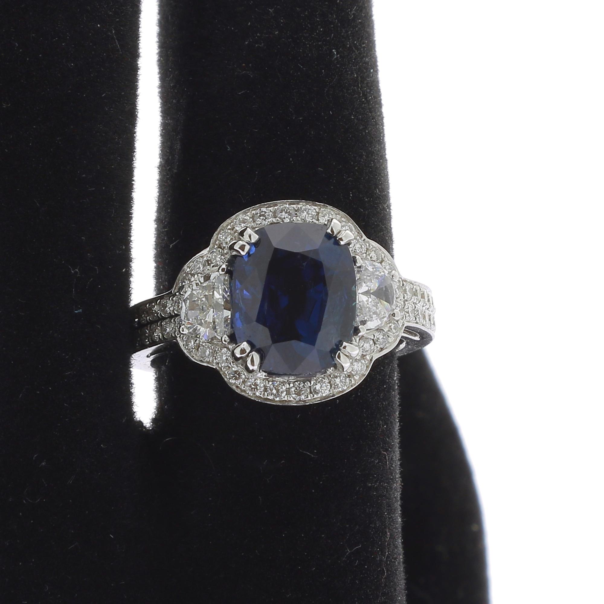 4.86 Carat Myanmar BURMA Sapphire Ring 18 Karat White Gold 18K White Gold In New Condition For Sale In Istanbul, TR