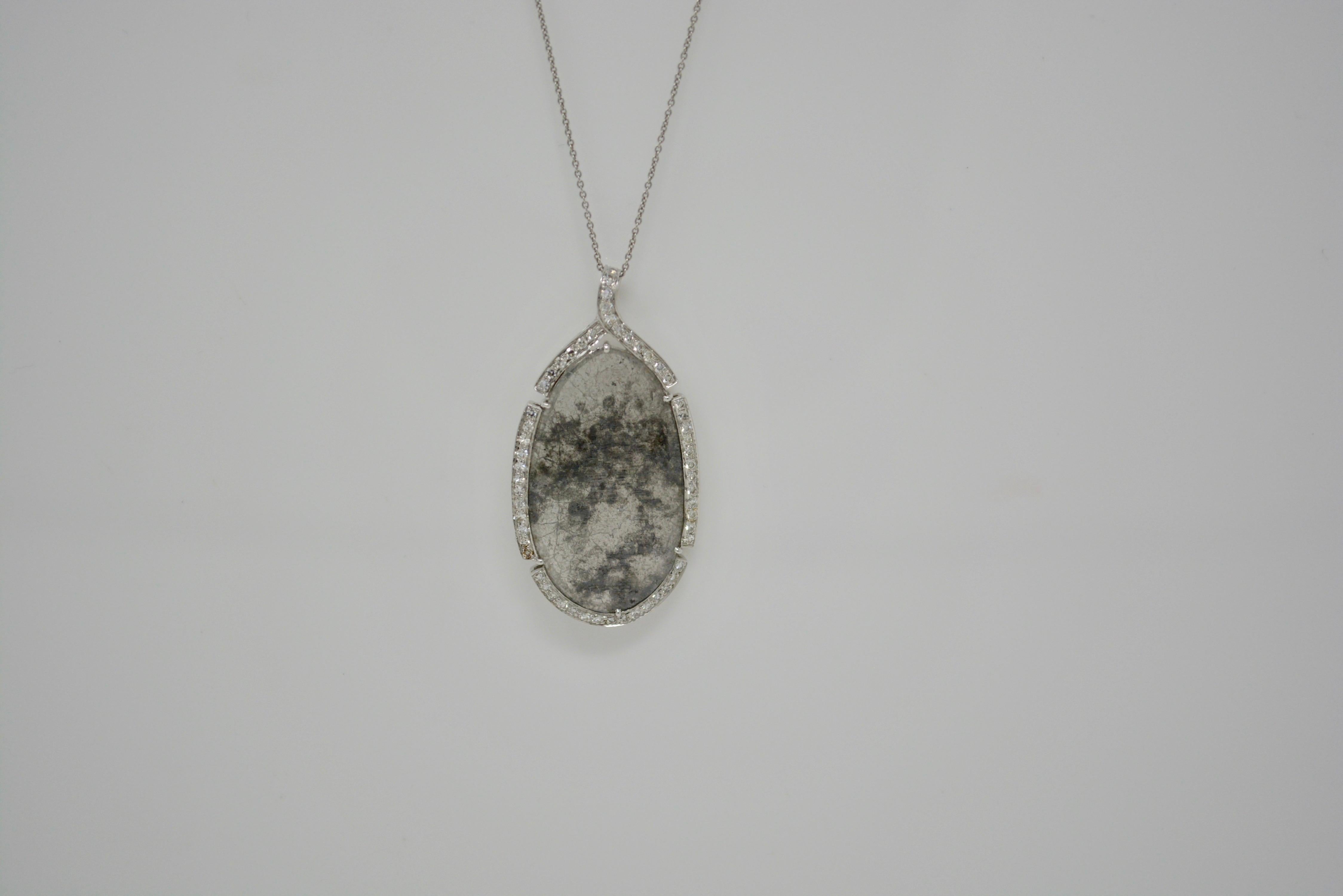 4,86 Karat natürlicher grauer Diamant-Schliff und weißer Diamant-Halskette (Ovalschliff) im Angebot