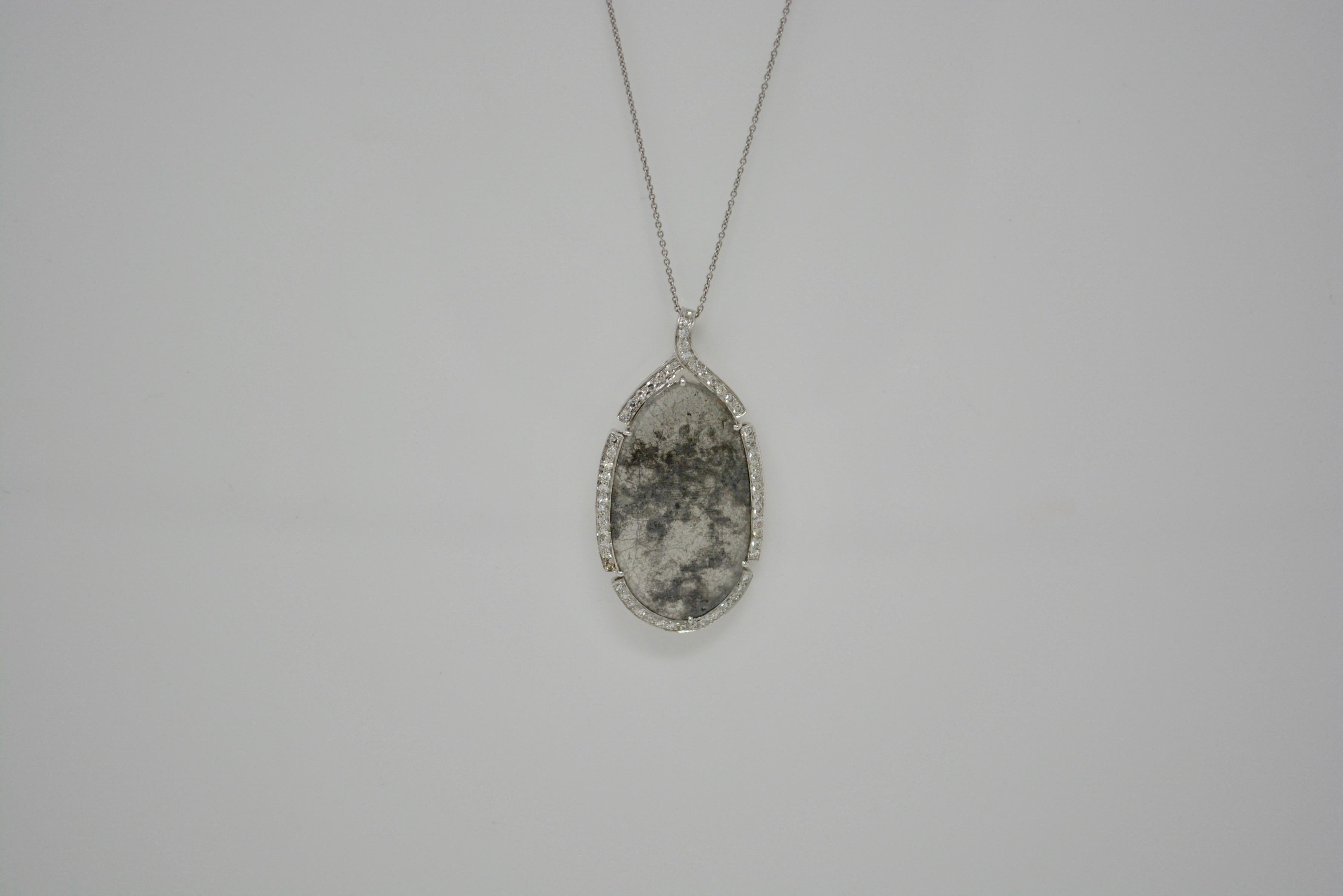 Contemporary 4.86 Carat Natural Gray Slice Diamond and White Diamond Necklace For Sale