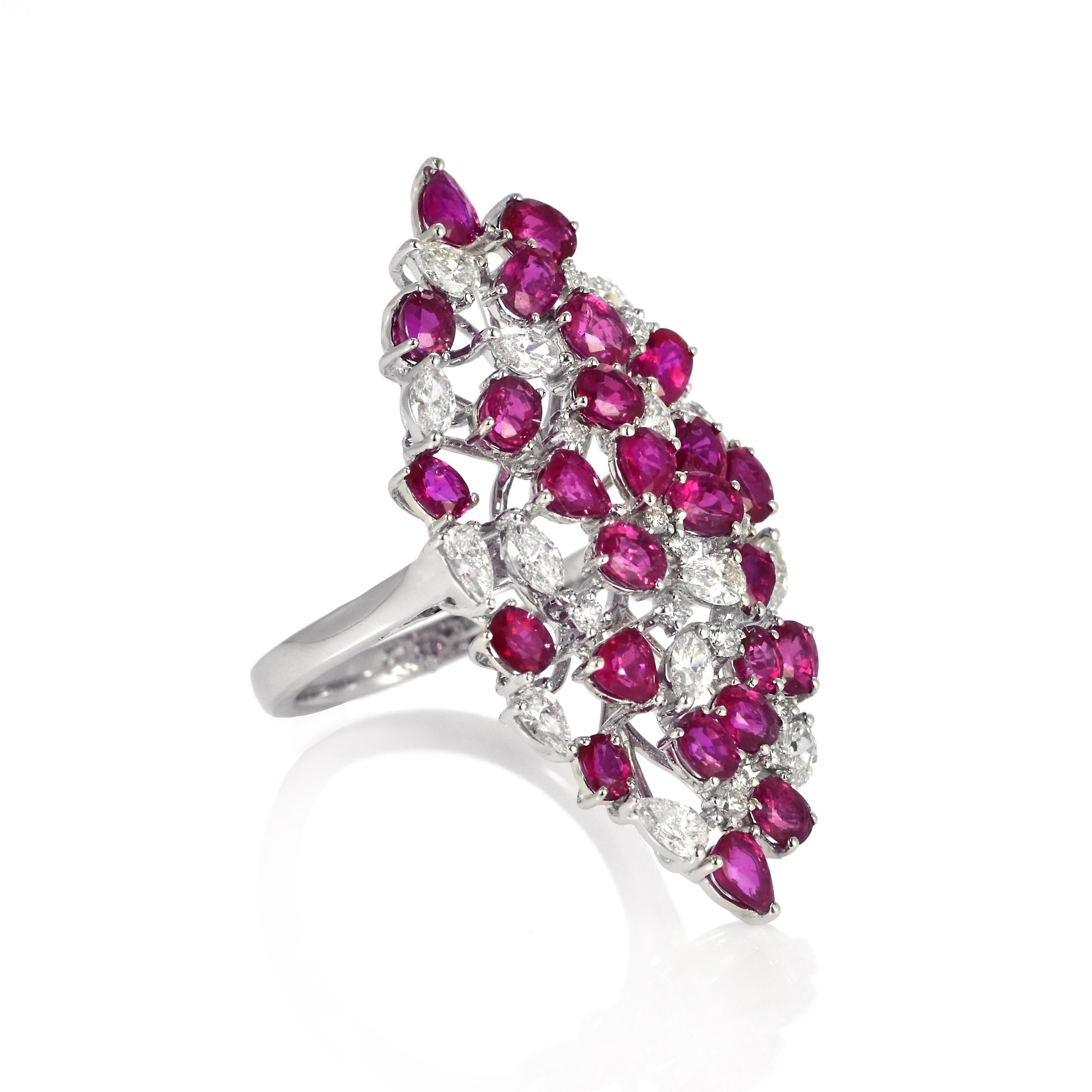 4,86 Karat natürlicher Rubin und Diamant-Cluster-Ring aus 18 Karat Weißgold im Angebot 5