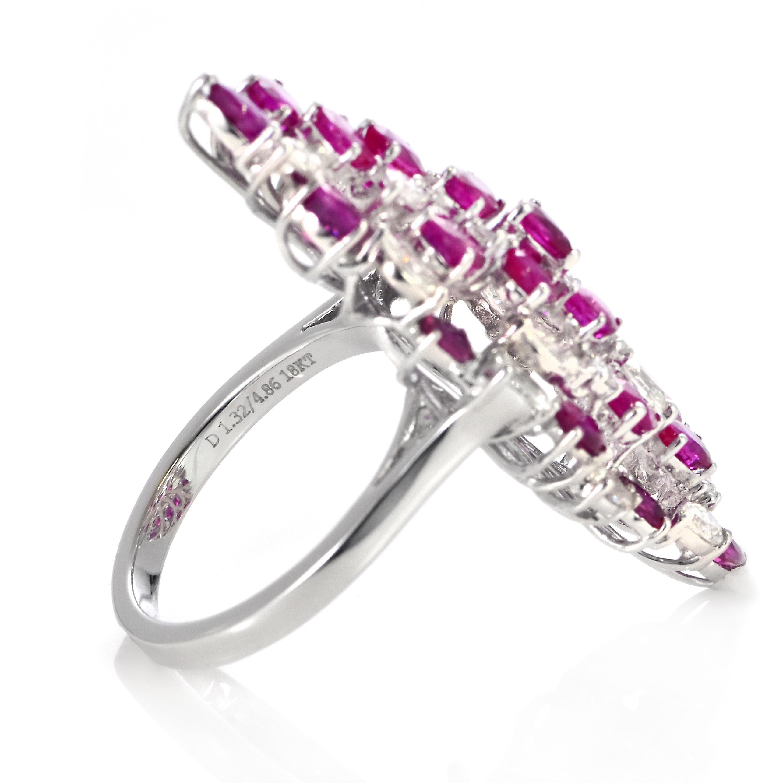4,86 Karat natürlicher Rubin und Diamant-Cluster-Ring aus 18 Karat Weißgold im Angebot 6