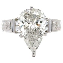 Anillo de compromiso vintage de filigrana blanca de 18 quilates con diamantes talla pera de 4,86 quilates