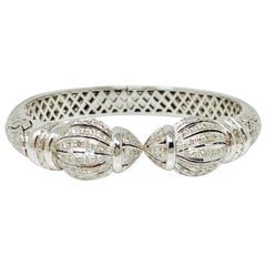 Bracelet jonc en or blanc 18 carats avec diamants ronds brillants blancs de 4,86 carats