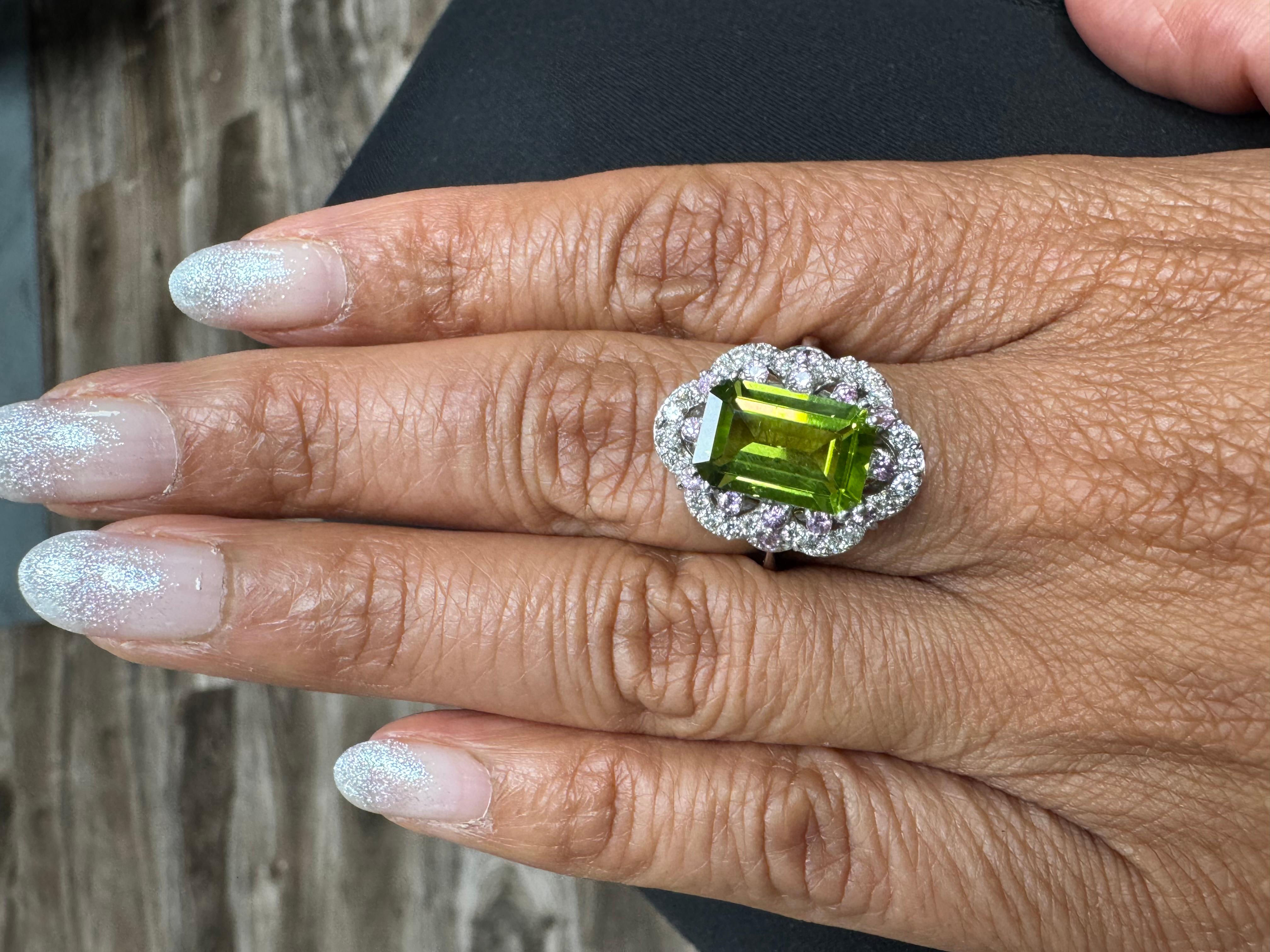 4.86 Carats Peridot Pink Sapphire Diamond 14 Karat Yellow Gold Cocktail Ring en vente 2