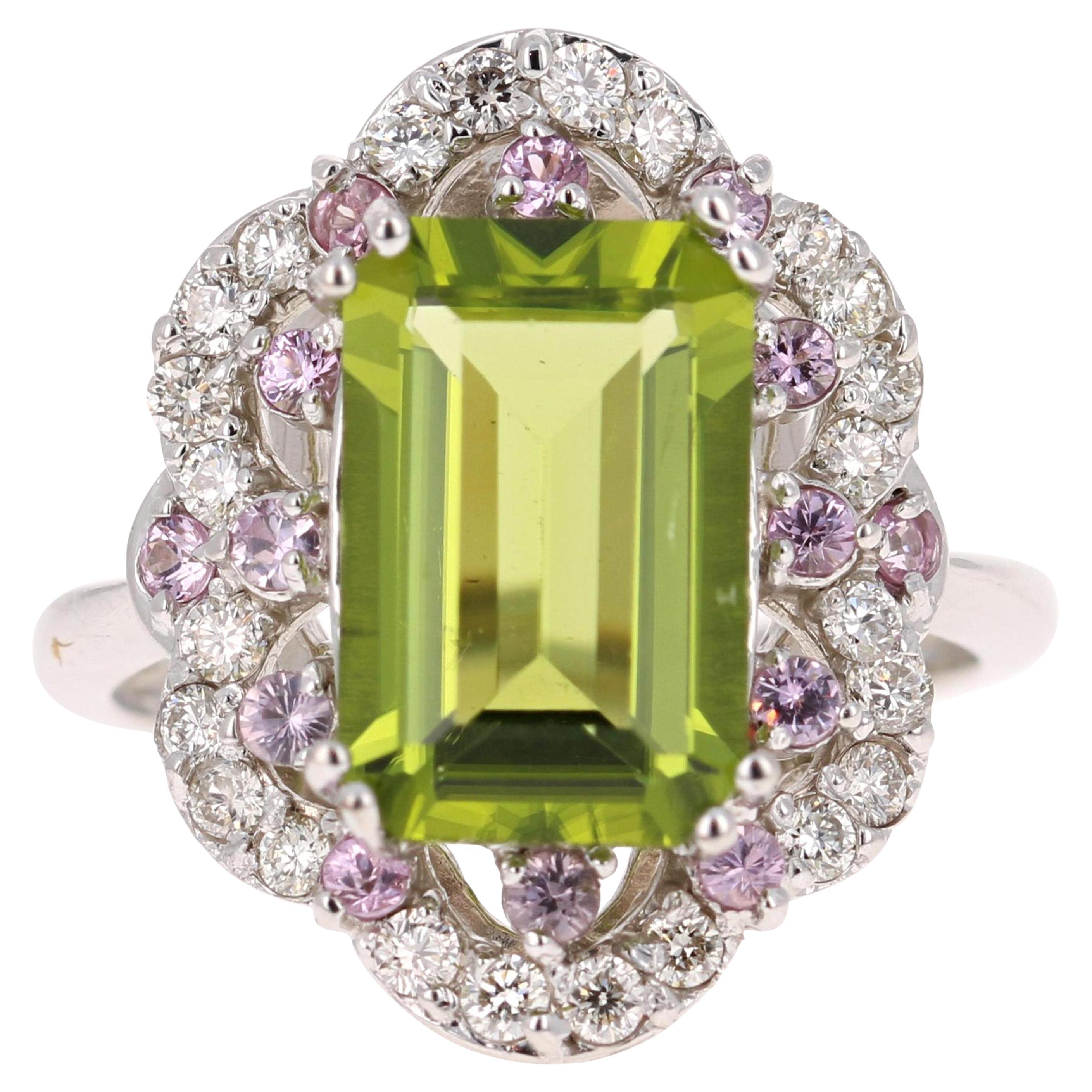 4.86 Carats Peridot Pink Sapphire Diamond 14 Karat Yellow Gold Cocktail Ring en vente