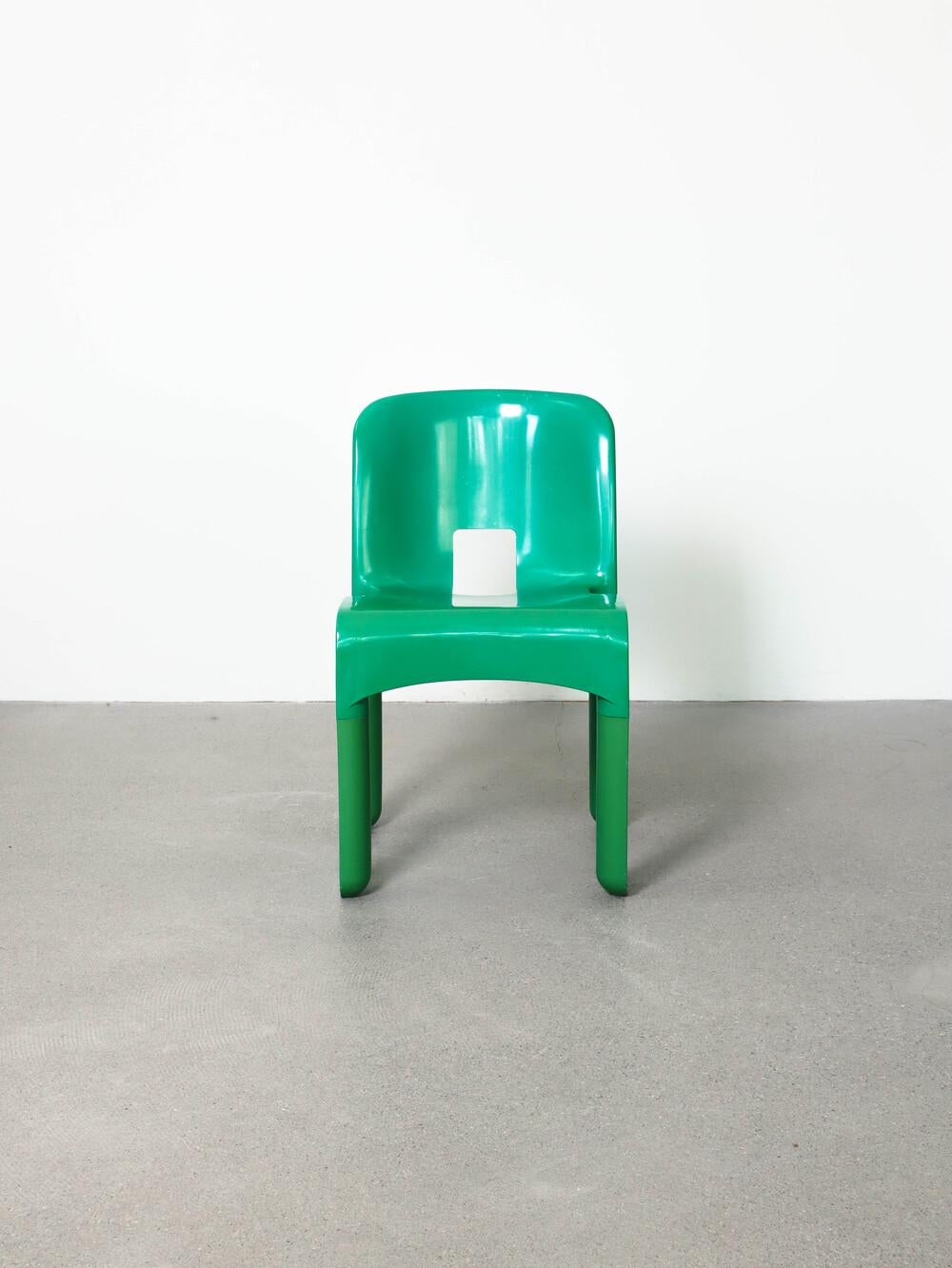 4867 Universale Stuhl von Joe Colombo für Kartell, 1970er Jahre
guter Zustand
Farbe: grün