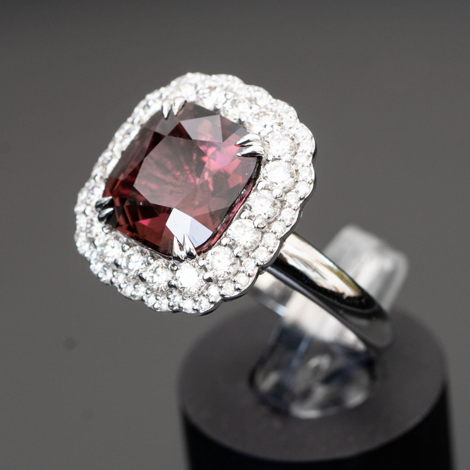 Art Deco 4.86ct Red Tourmaline and 1.16 Carat Natural Diamonds Cocktail Ring For Sale