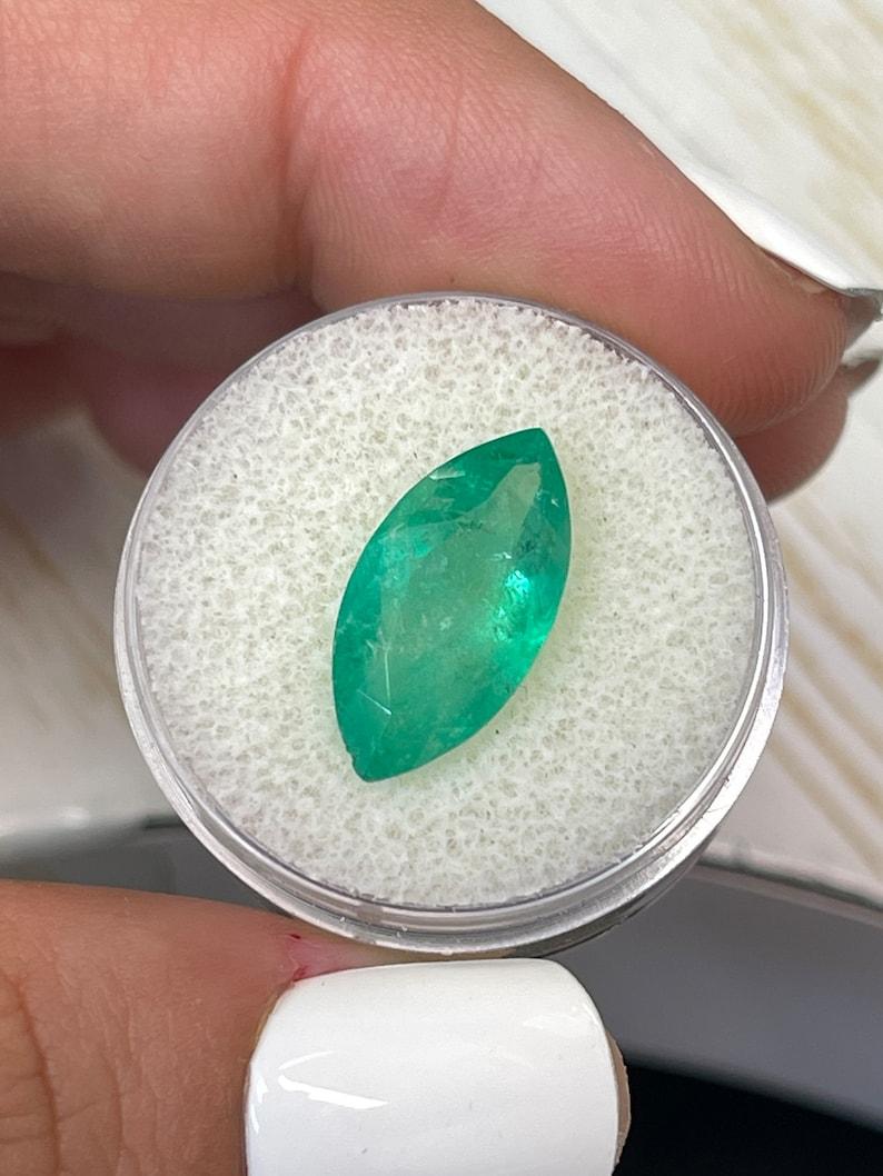 4,86cts 17x9 Natürlicher Grüner Marquise Kolumbianischer Smaragd - Erdgegrabener Edelstein (Marquiseschliff) im Angebot