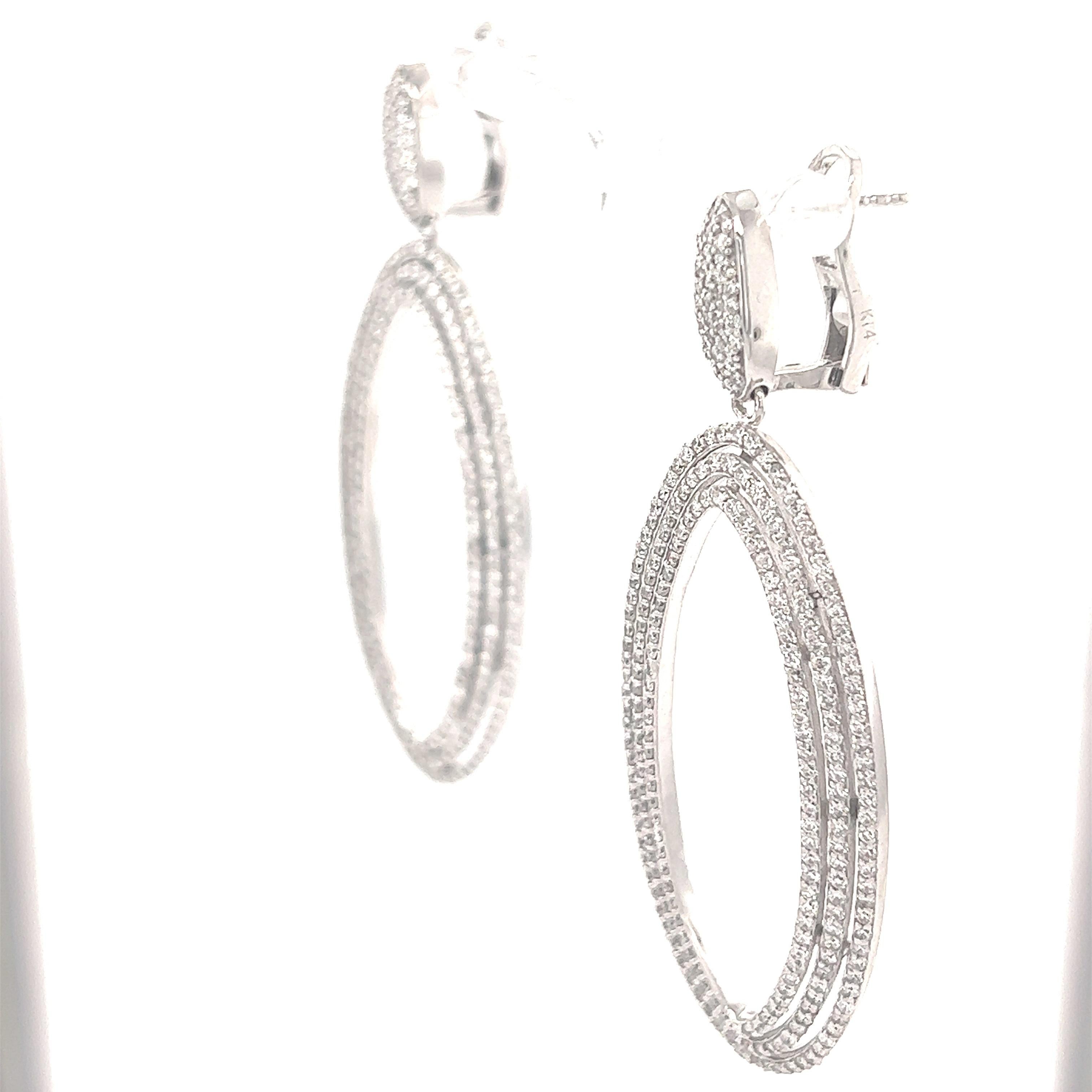 Round Cut 4.87 Carat Natural Diamond White Gold Cocktail Earrings