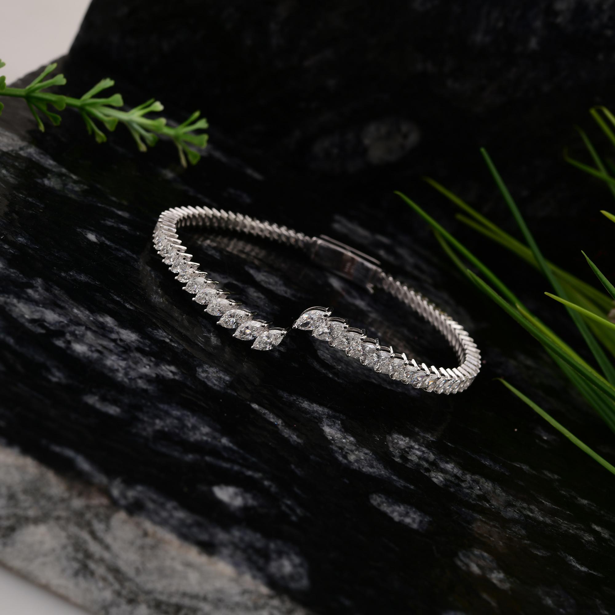 4.87 Carat SI/H Marquise Diamond 14 Karat White Gold Cuff Bangle Bracelet In New Condition For Sale In Diera, Dubai