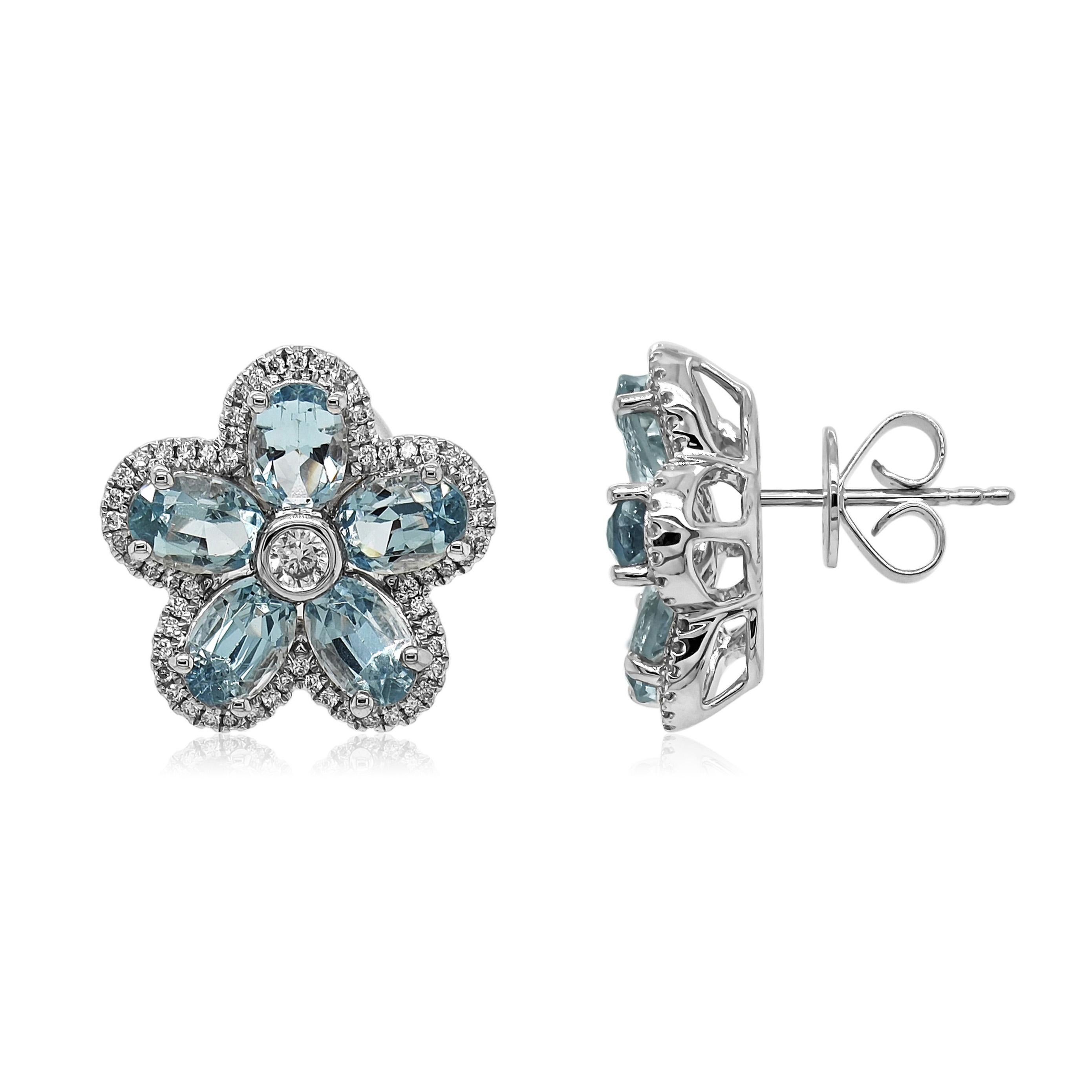 10 Aquamarine Gemstones: 4.45 Carats
120 White Diamonds: 0.29 Carat
2 White Diamonds: 0.13 Carat
Metal: 18K White Gold, 5.80 Grams



