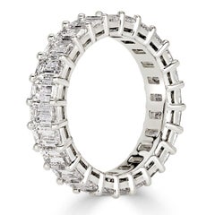 4.87ct Smaragdschliff Diamant Eternity Band in Platin