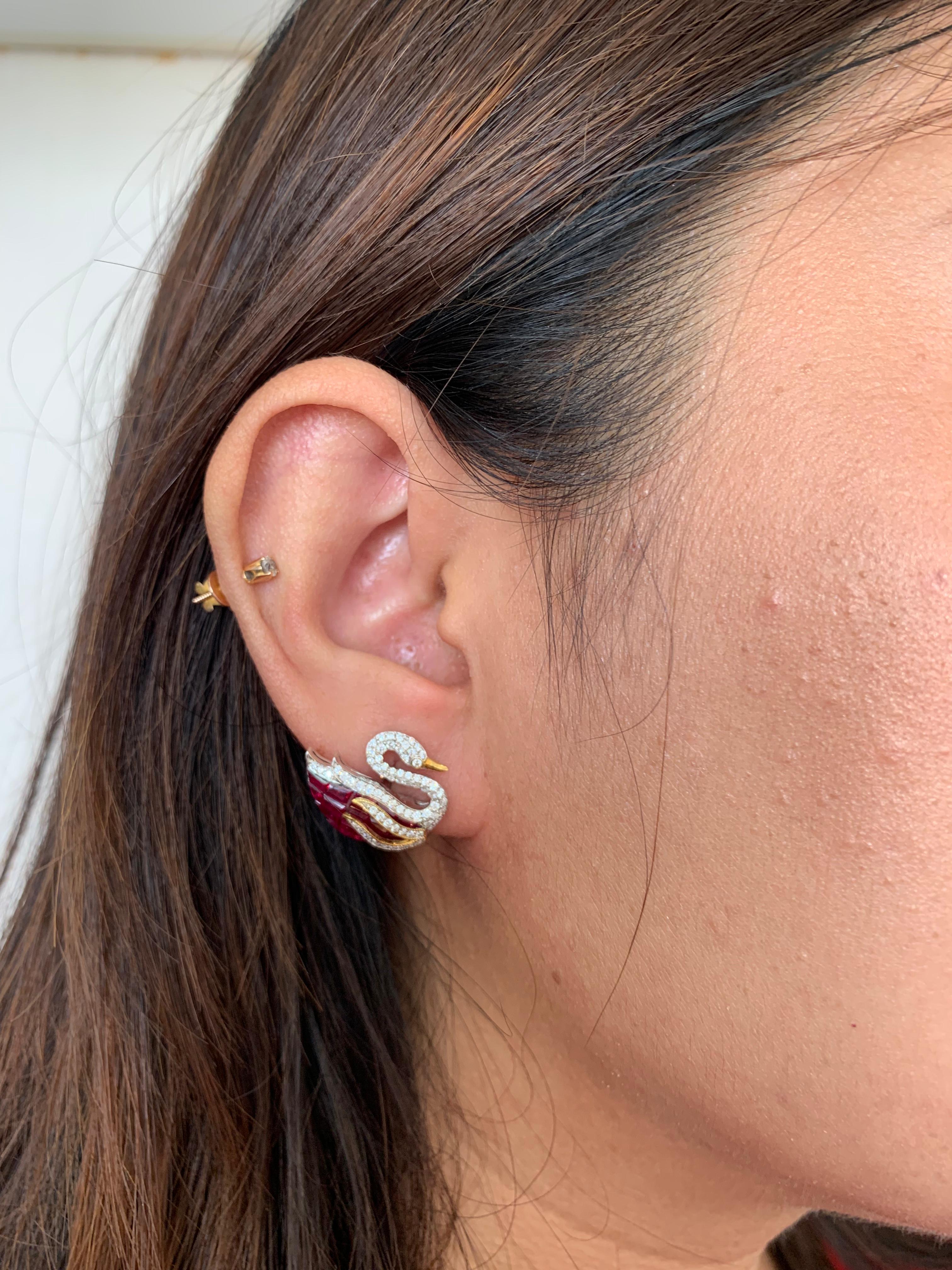 4.88 Carat Ruby and Diamond Earring in 18 Karat White Gold In New Condition For Sale In Bangkok, TH