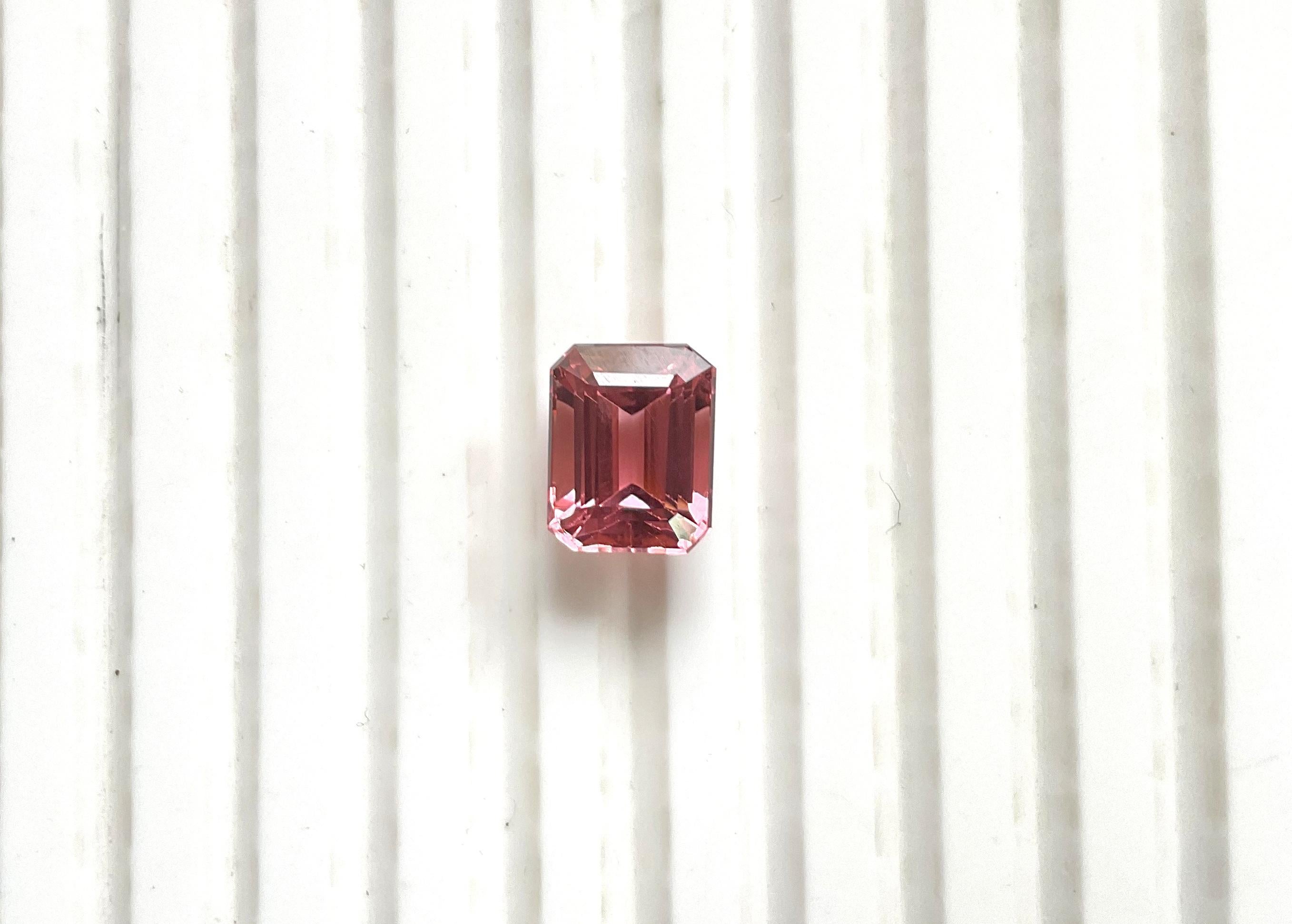 4,88 Karat Pfirsichrosa Turmalin Achteck Facettierter geschliffener Stein Top Qualität Natürlich (Achteckschliff) im Angebot