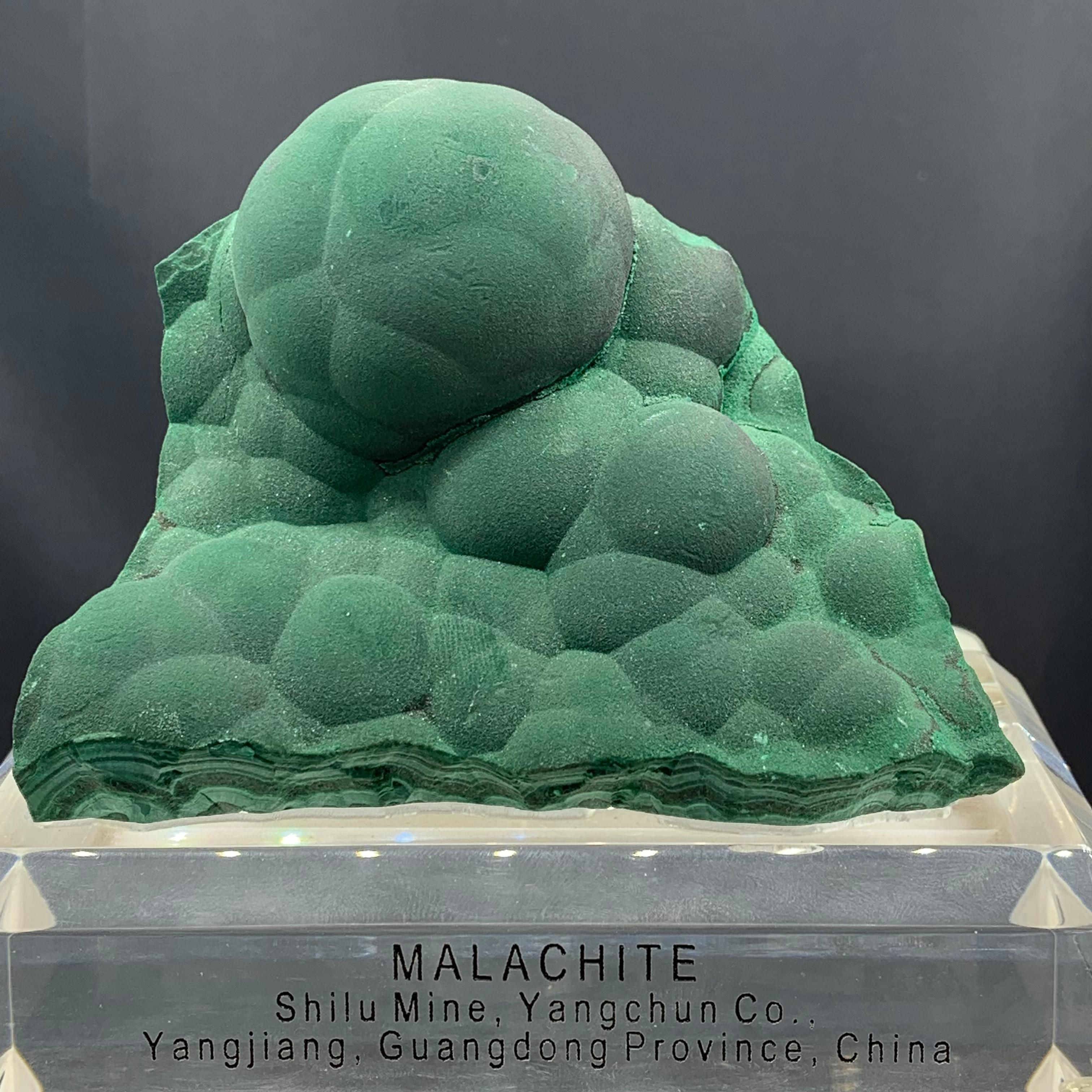 488.78 Gram Gorgeous Forest Green Malachite from Yangjiang Guangdong, China  For Sale 6