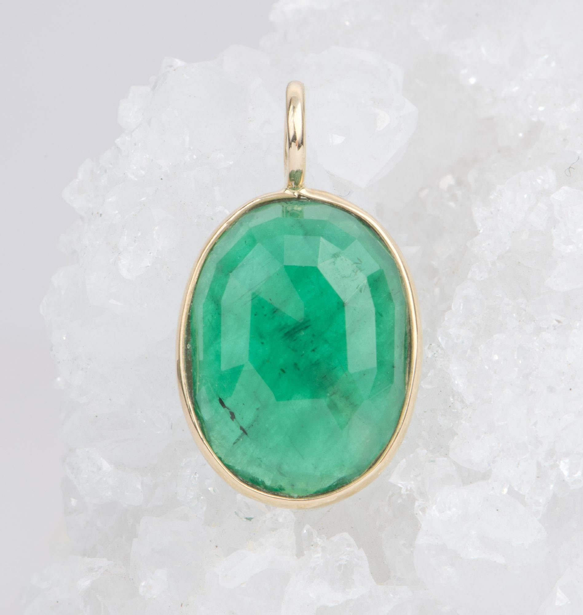 ♥  This faceted oval emerald is set in a simple gold bezel with a gold bail 
♥  This listing is for the pendant ONLY.

♥ Material: 14K yellow gold
♥ Gemstone: Emerald, 4.88ct
♥ Measurements: The overall setting measures 11.4mm in width, 15.7mm in